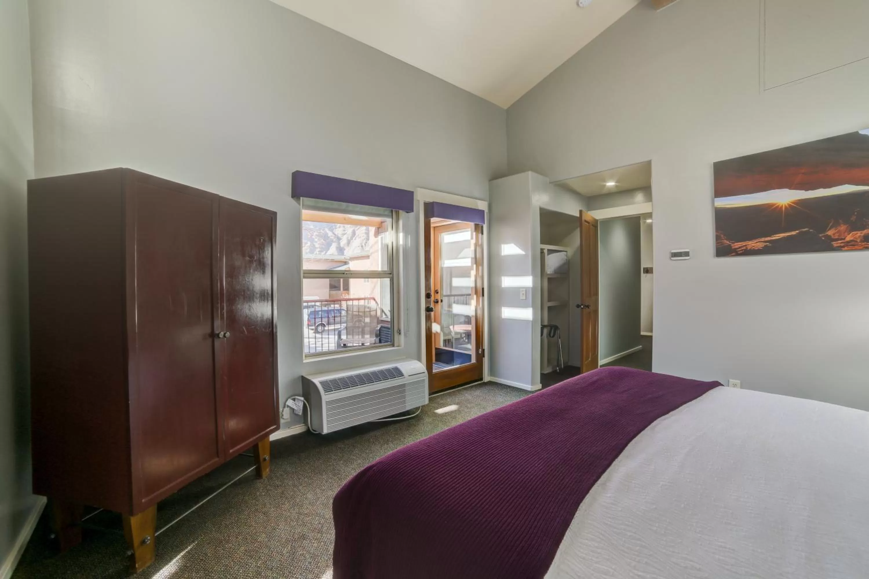 Bedroom, Bed in The Gonzo Inn