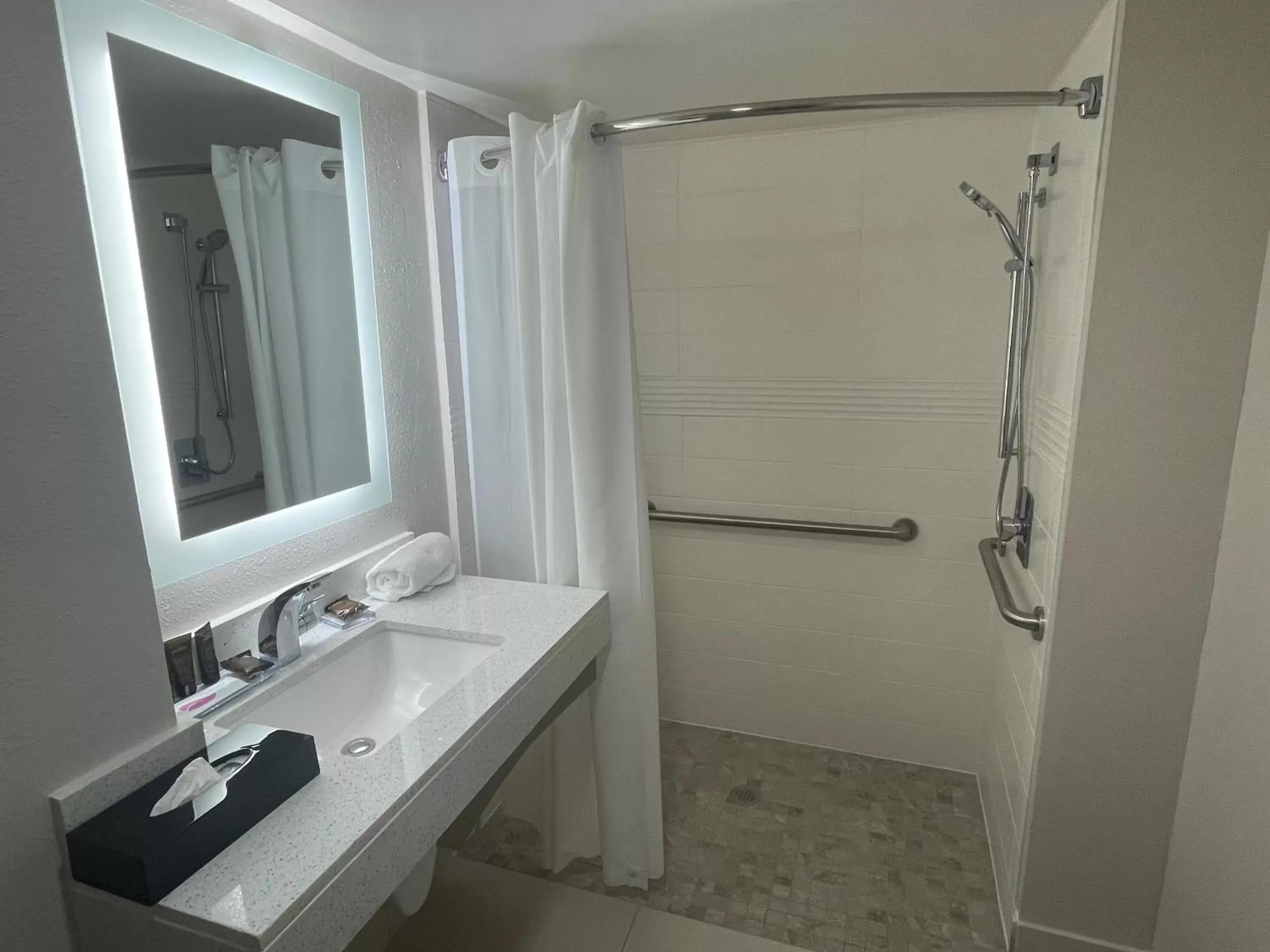 Bathroom in Wingate by Wyndham Panama City Area Lynn Haven Bathroom in Wingate by Wyndham Panama City Area Lynn Haven