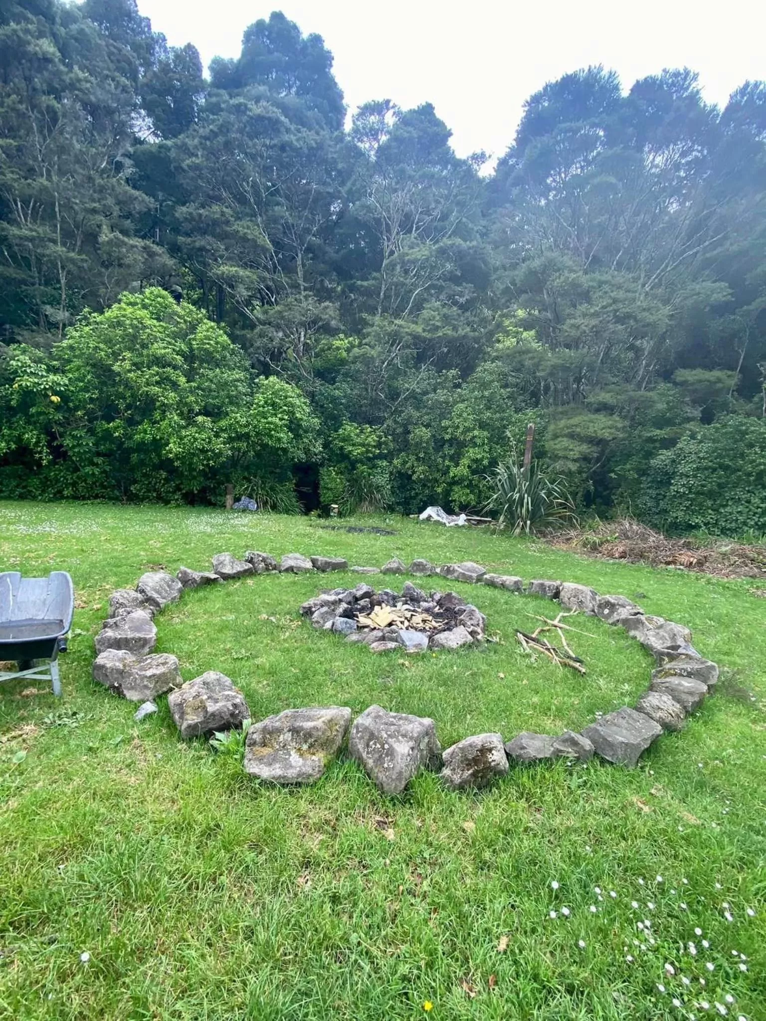 Garden in Kawai Purapura Yoga Retreat Centre