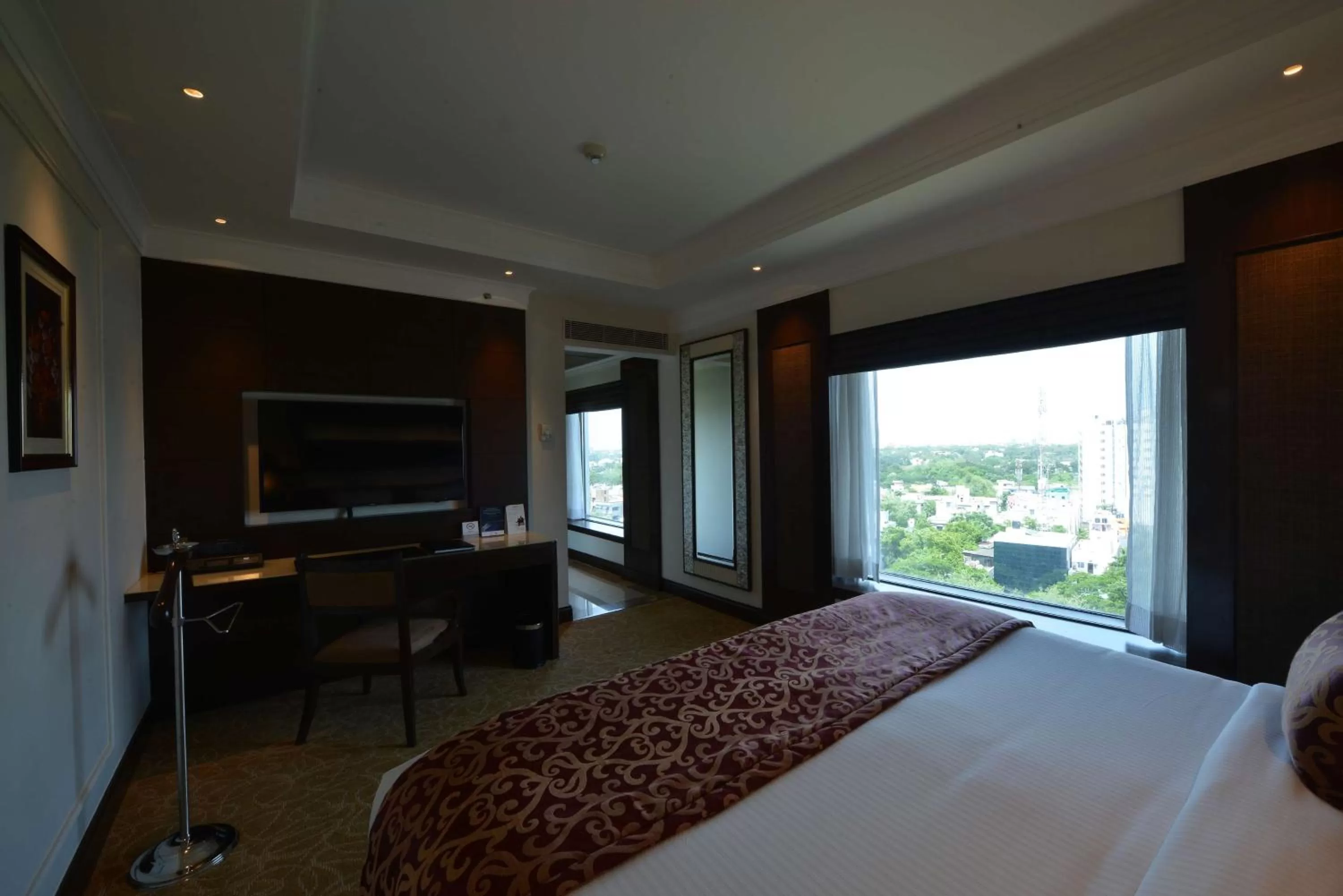 Photo of the whole room, Bed in Ramada Plaza Chennai