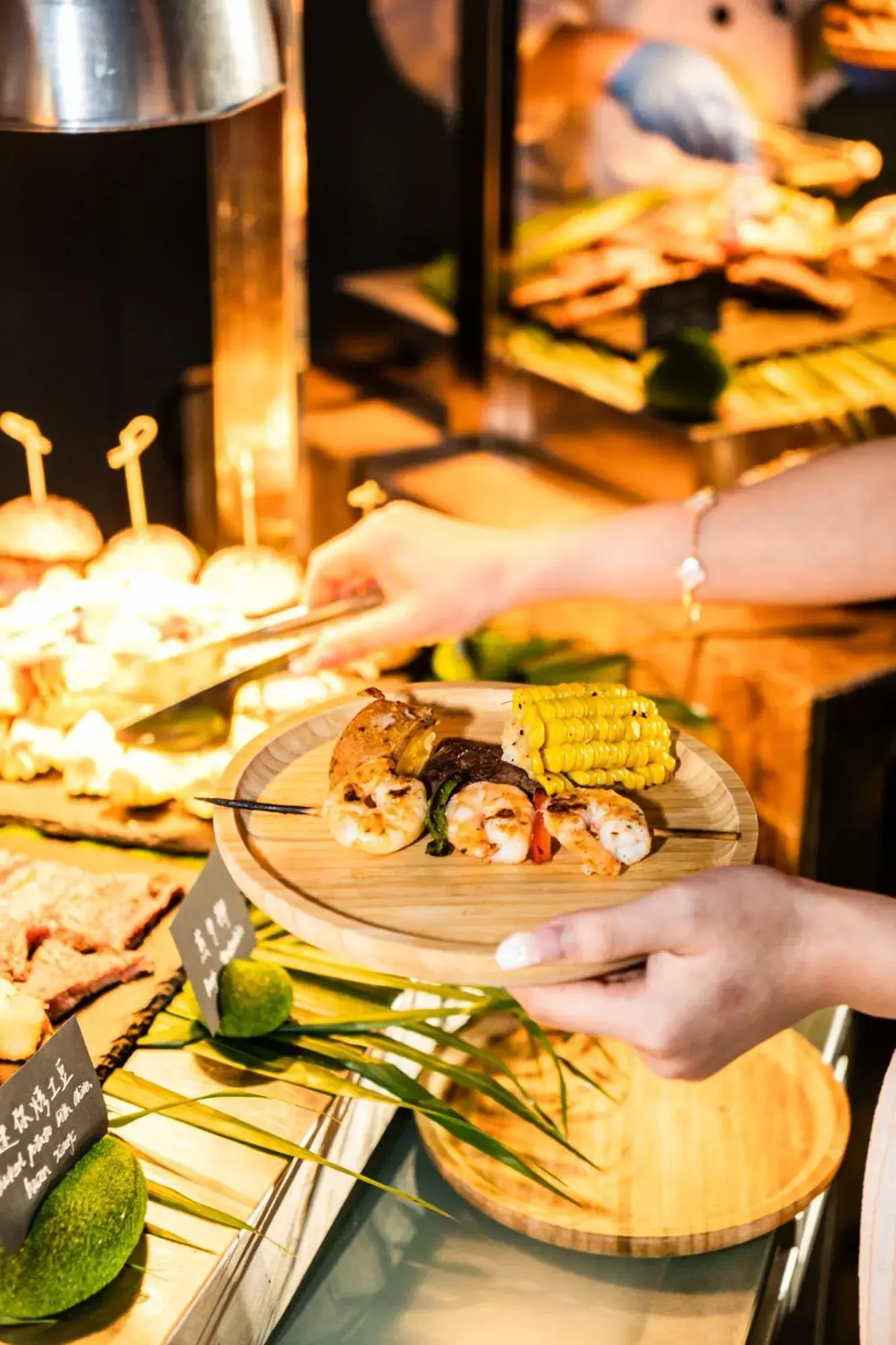 Food and drinks in Radisson Collection Hotel, Yangtze Shanghai Food and drinks in Radisson Collection Hotel, Yangtze Shanghai