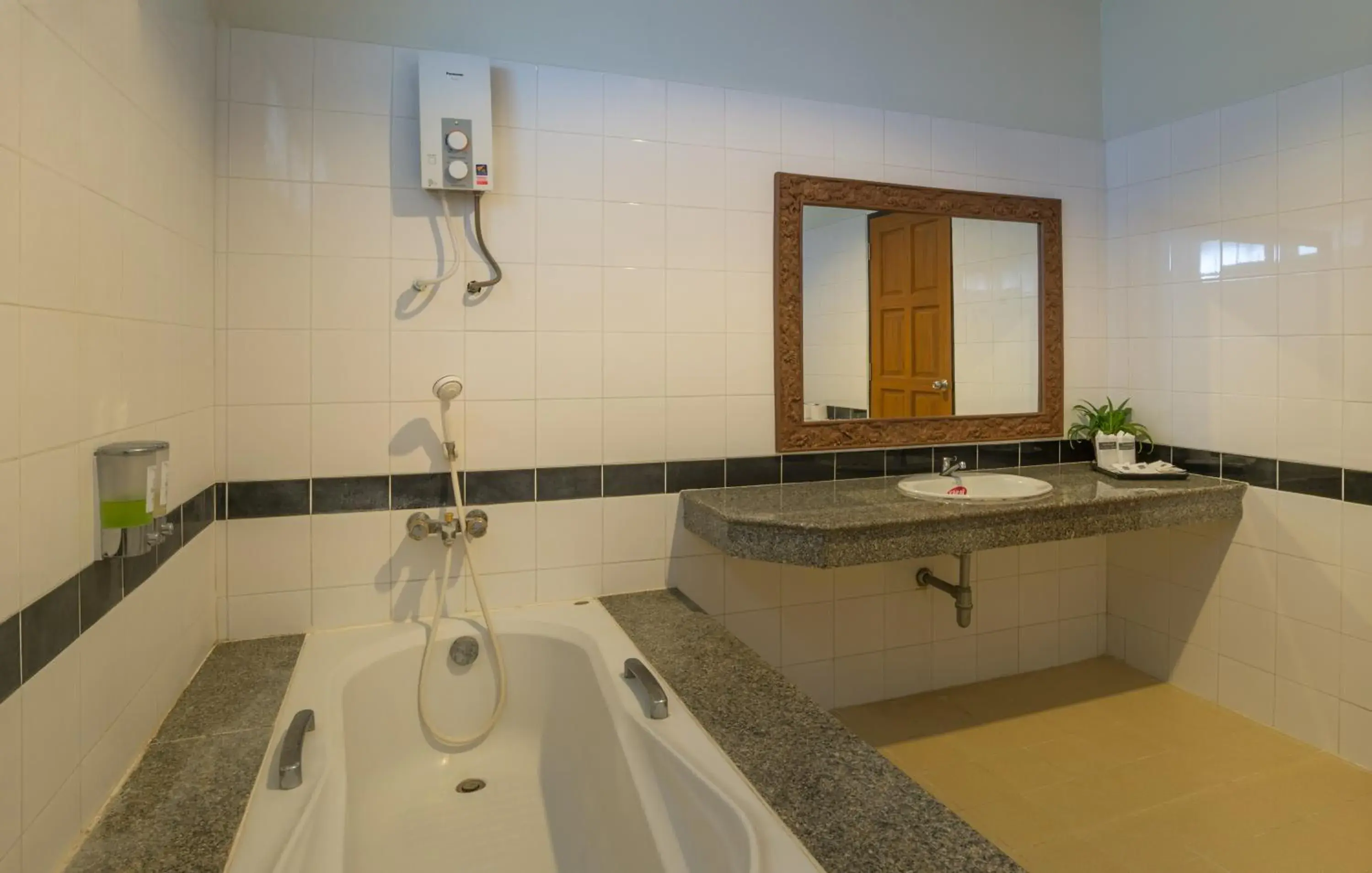 Bathroom in Lanta Manda Resort SHA Plus