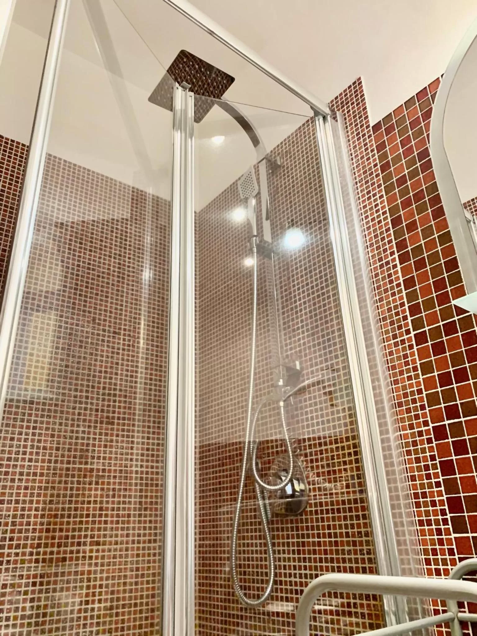 Shower in Duca di Uzeda Bed and Breakfast