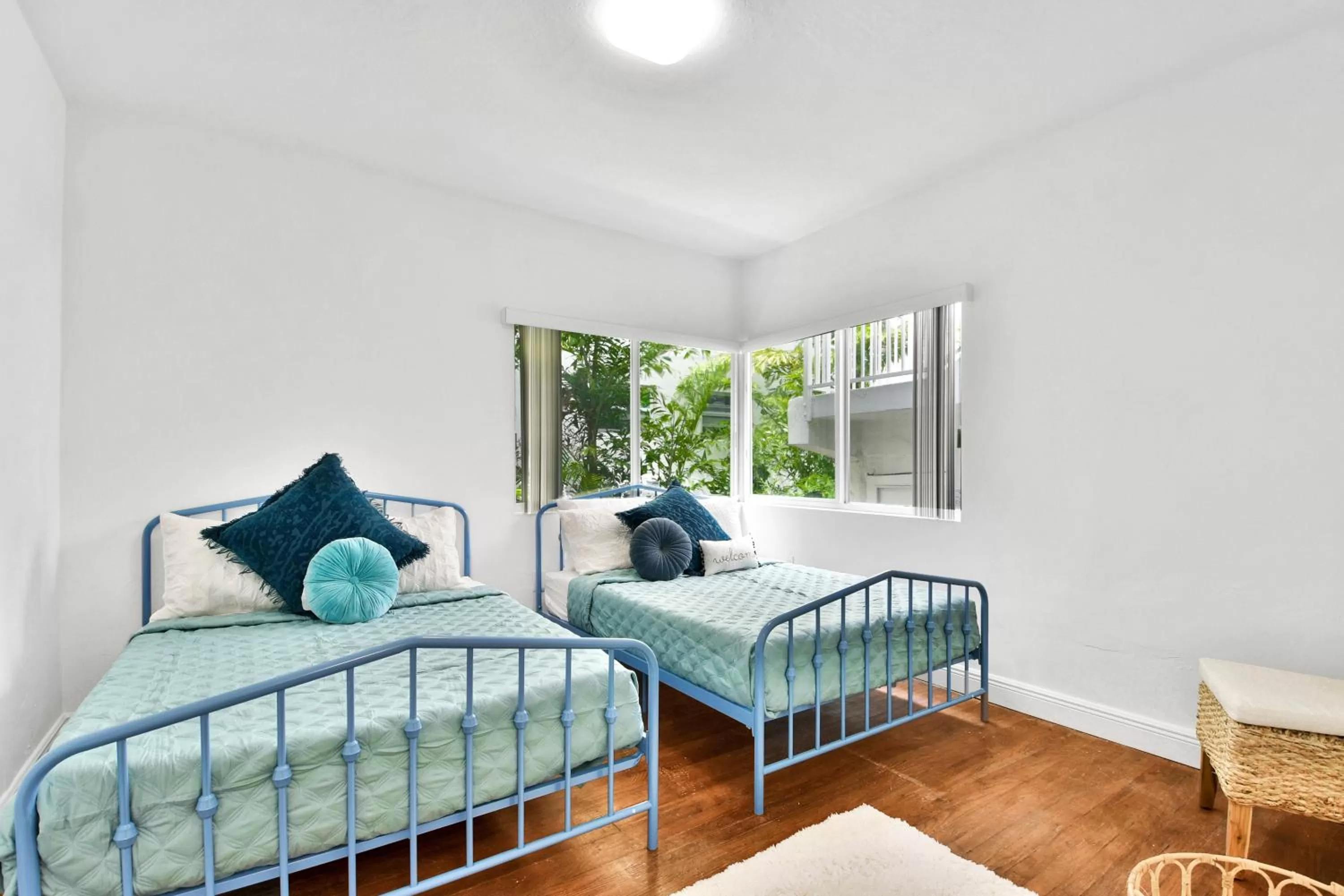 One-Bedroom Apartment in West Deco