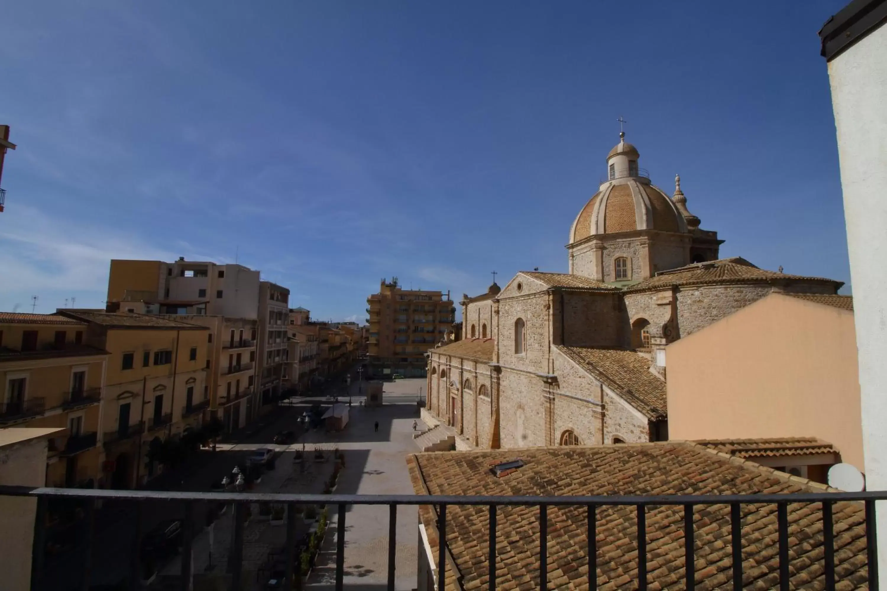 Property building in Piazza Grande