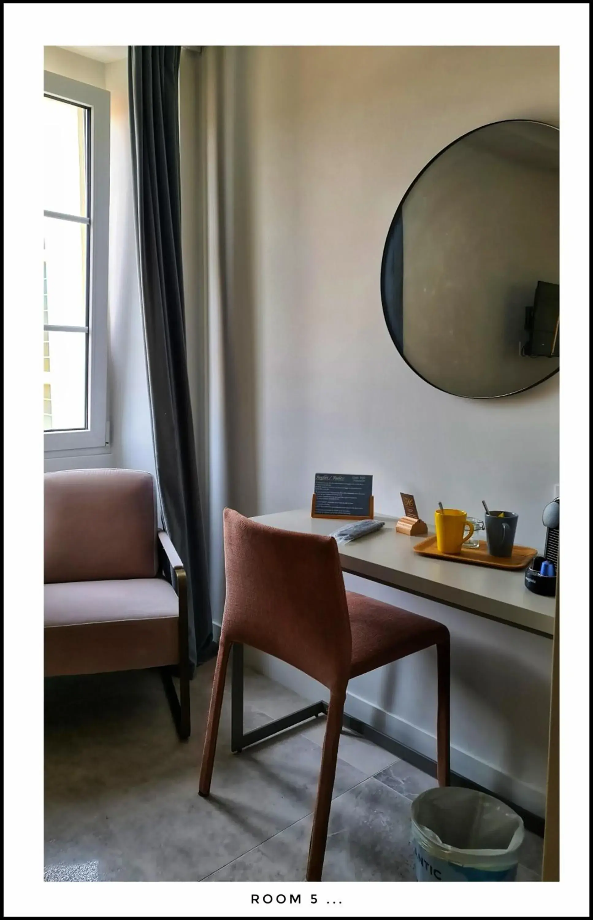 Bedroom, TV/Entertainment Center in Hotel Le Petit Trianon