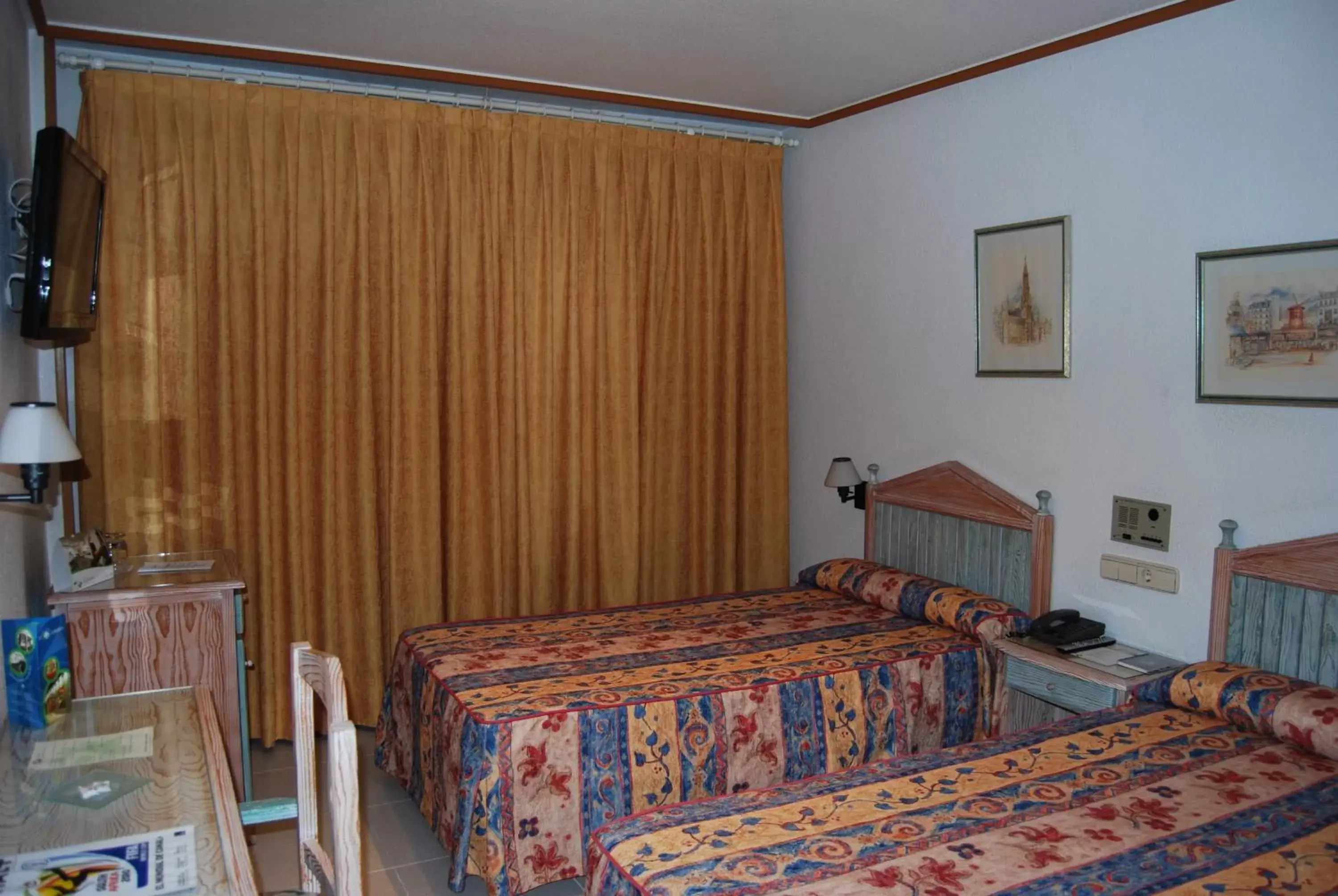 Bed in Hotel Azahar