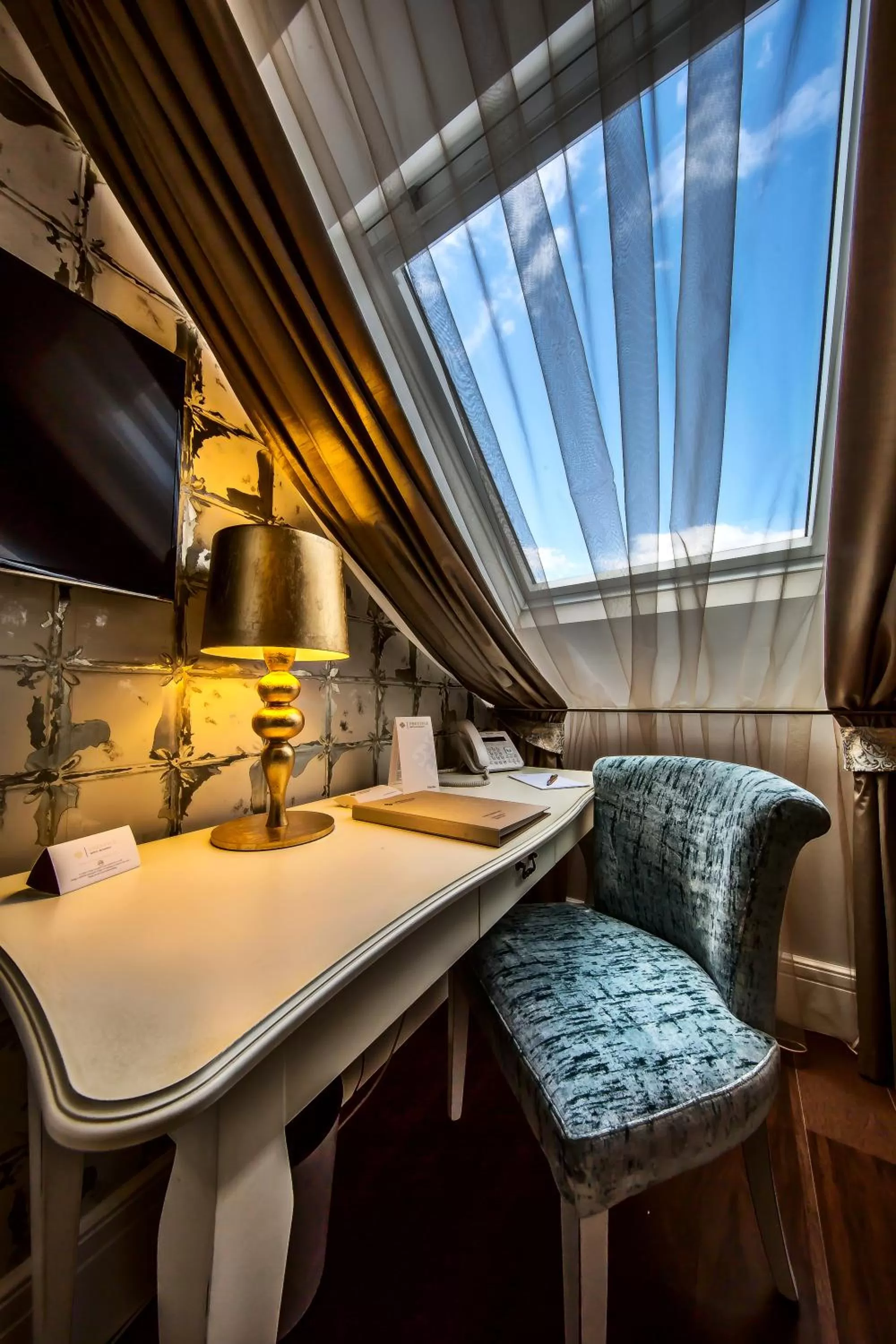 Seating area in Prestige Hotel Budapest