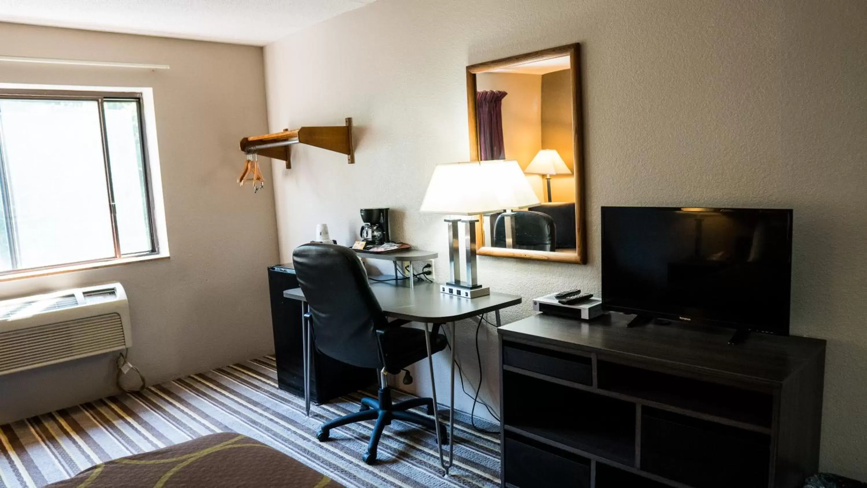 Super 8 by Wyndham Groton Super 8 by Wyndham Groton