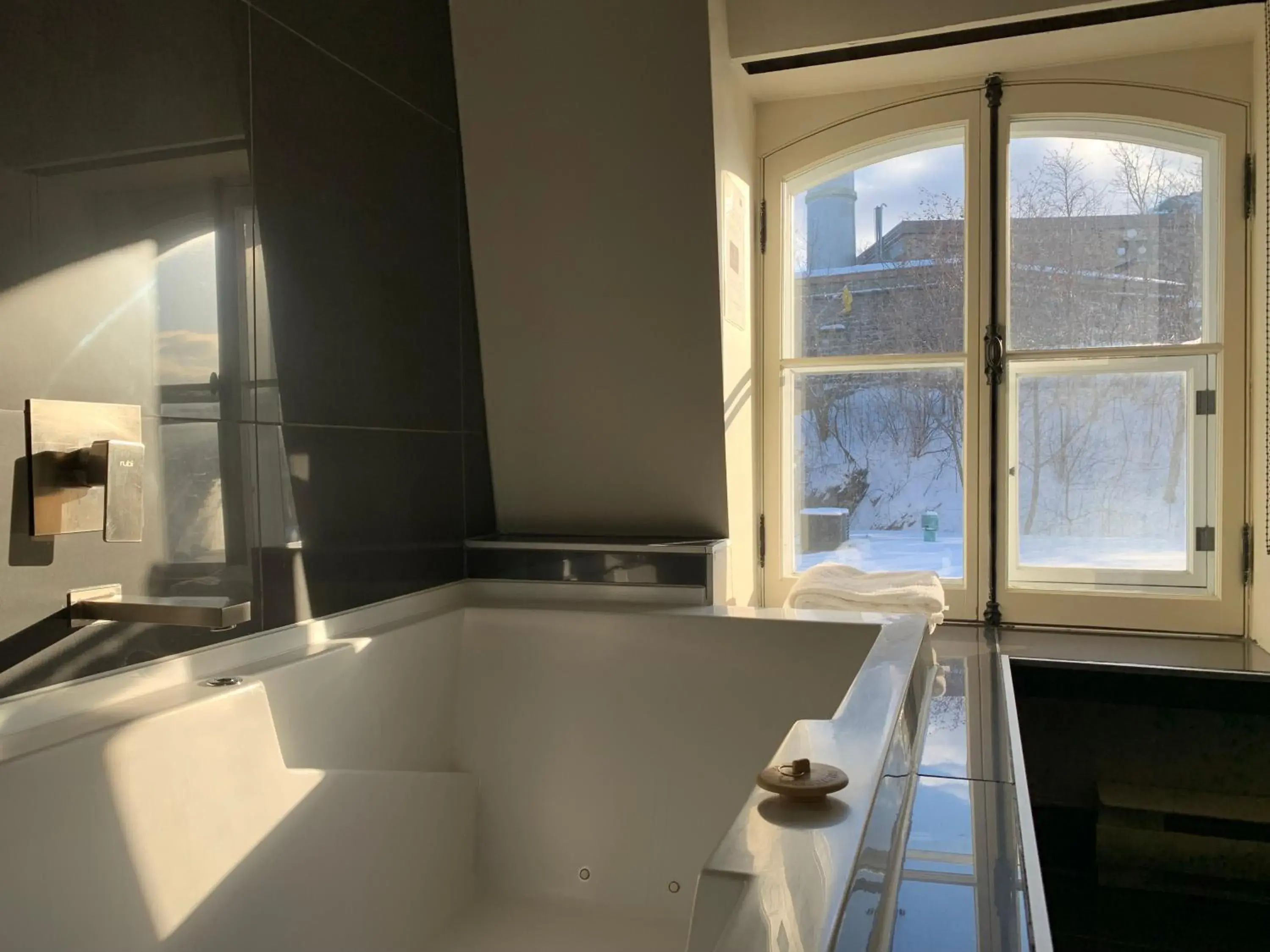 Bathroom, Kitchen/Kitchenette in Hotel Le Saint-Paul