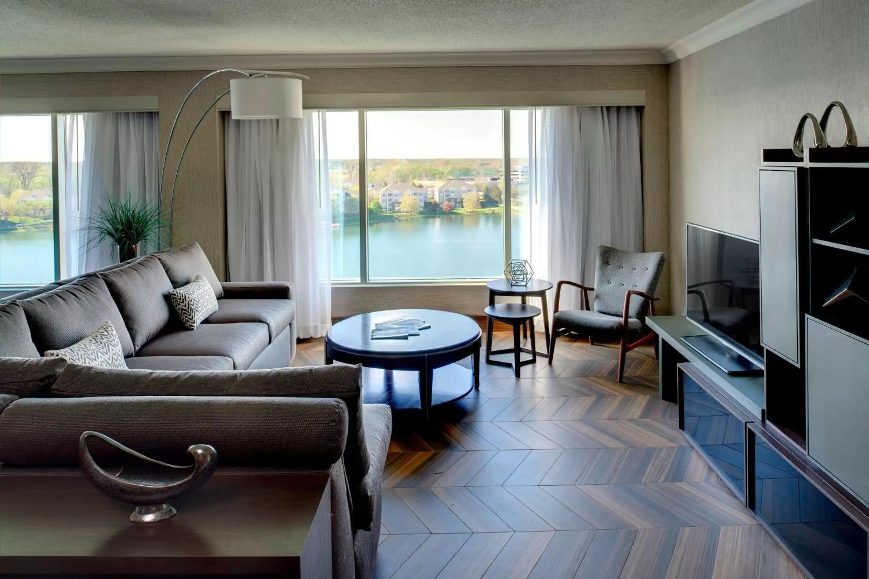 Living room, Seating Area in Marriott Indianapolis North