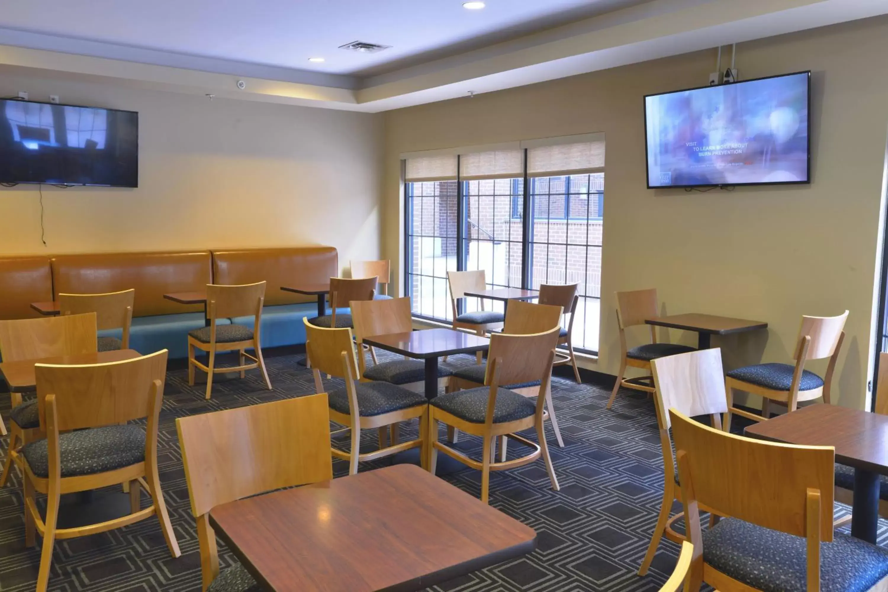 Restaurant/Places to Eat in TownePlace Suites by Marriott Williamsport