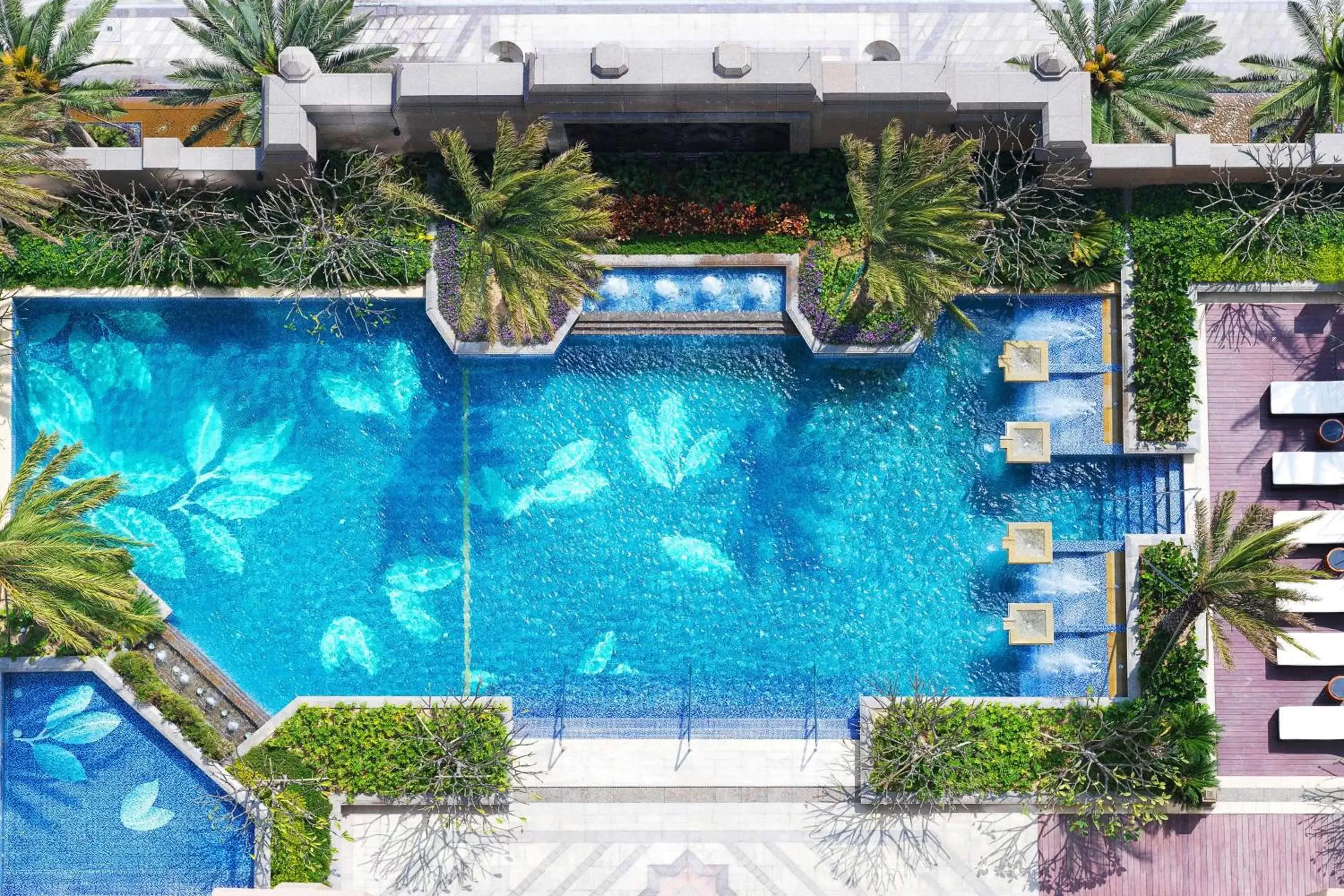 Swimming Pool in Sheraton Shantou Hotel