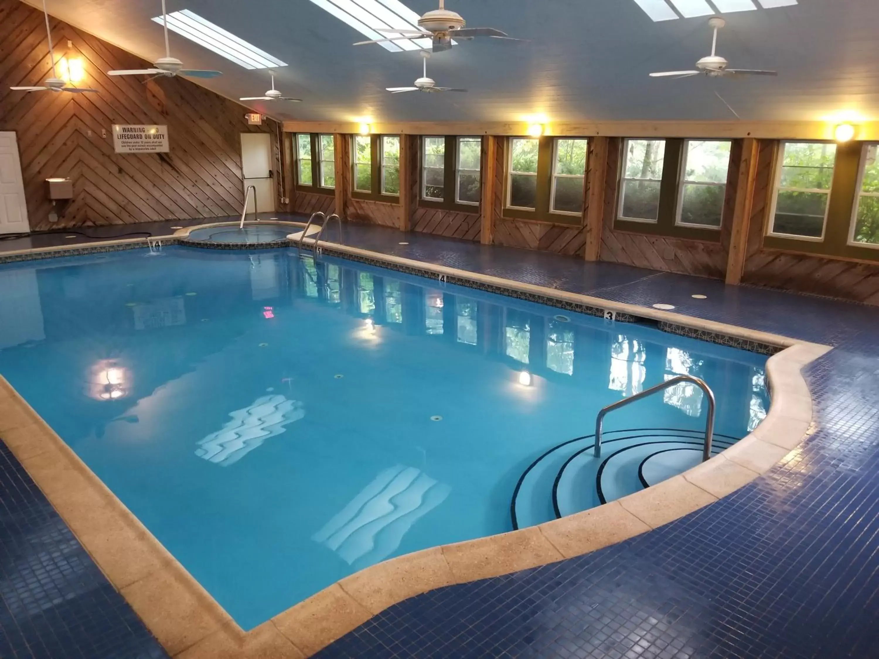 Swimming Pool in Glenwood Inn & Conference Center