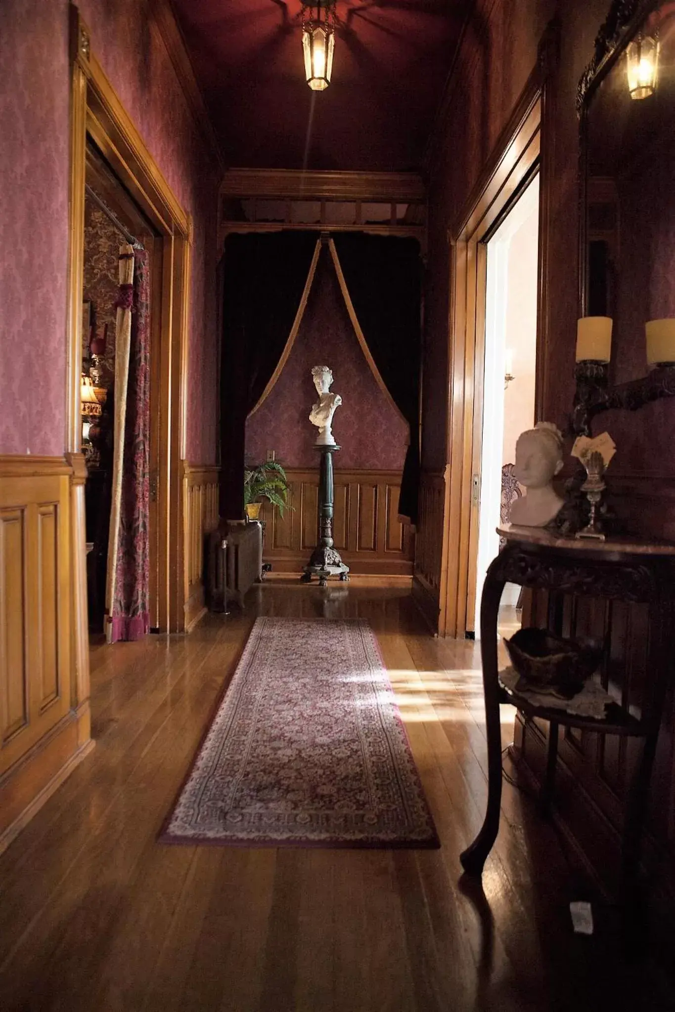 Seating Area in Alexander Mansion Bed & Breakfast