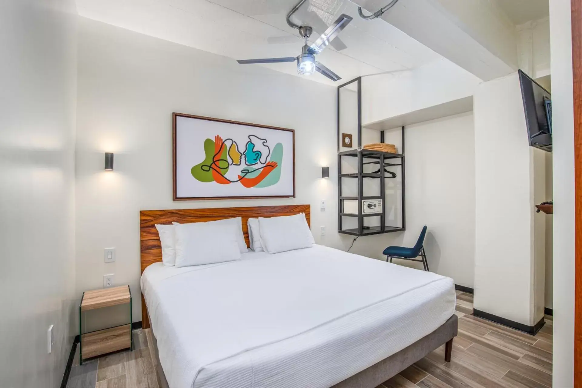 Guests, Bed in Joint Coworking Hotel