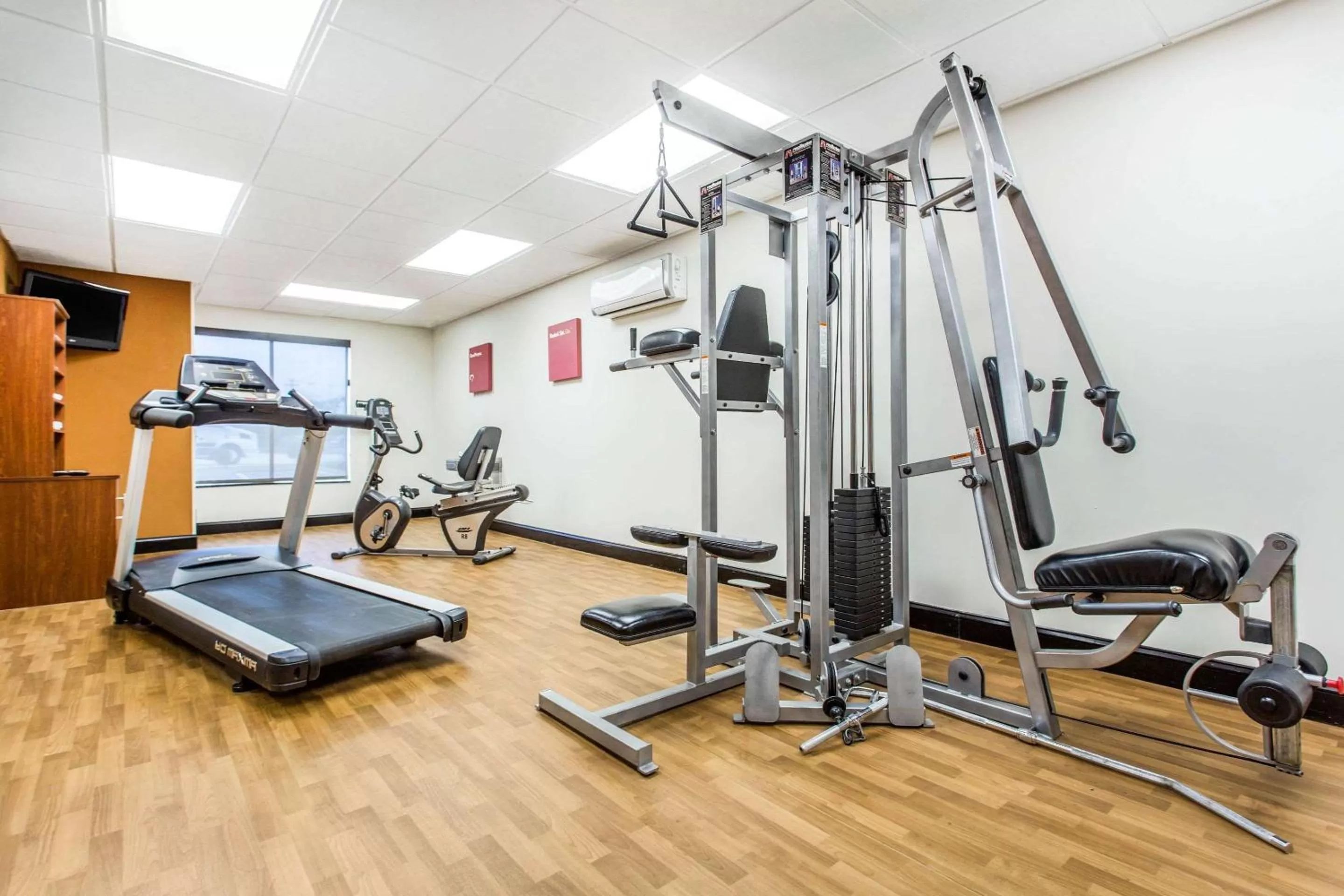Fitness centre/facilities in Comfort Suites Clinton near Presbyterian College