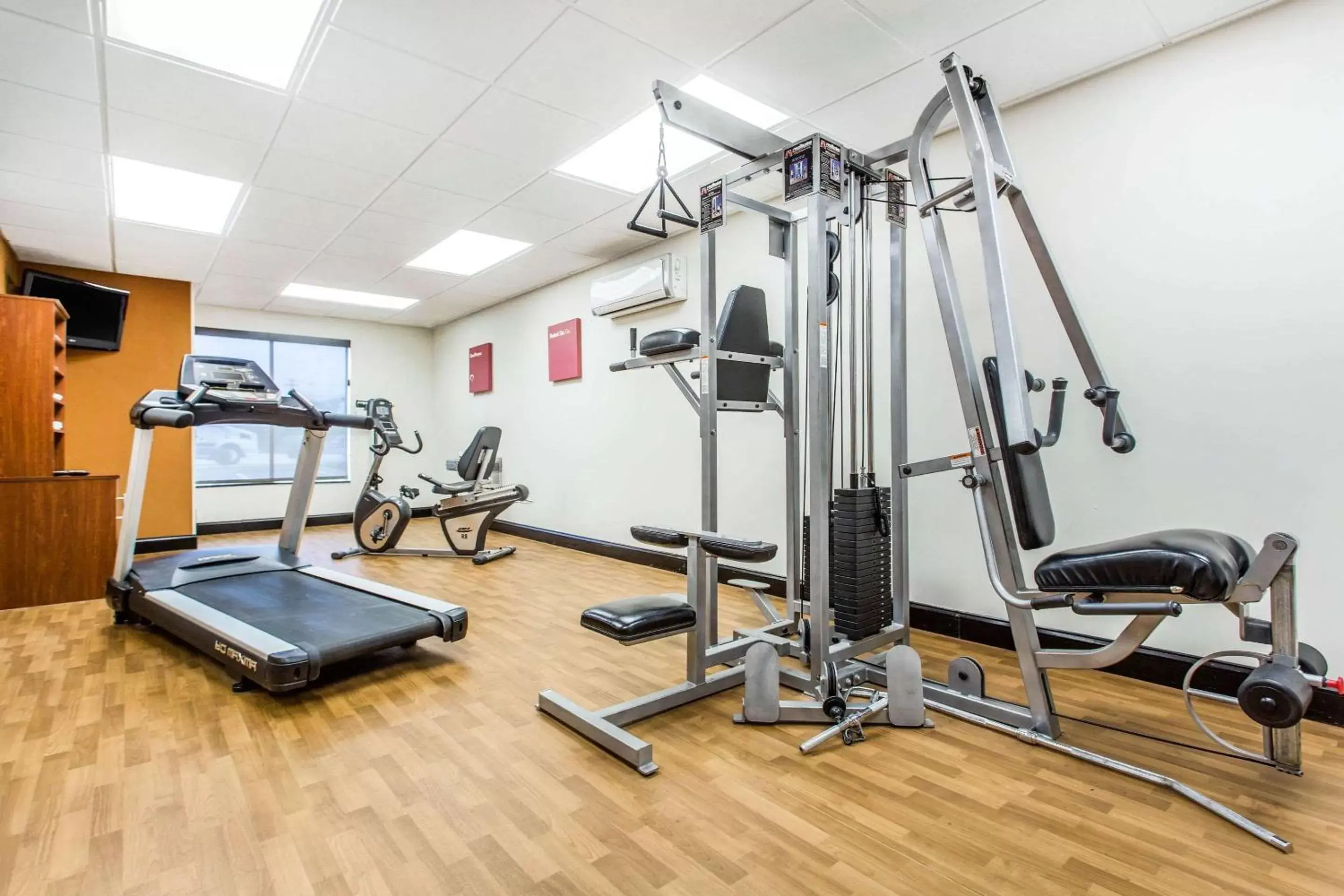 Fitness centre/facilities, Fitness Center/Facilities in Comfort Suites Clinton near Presbyterian College