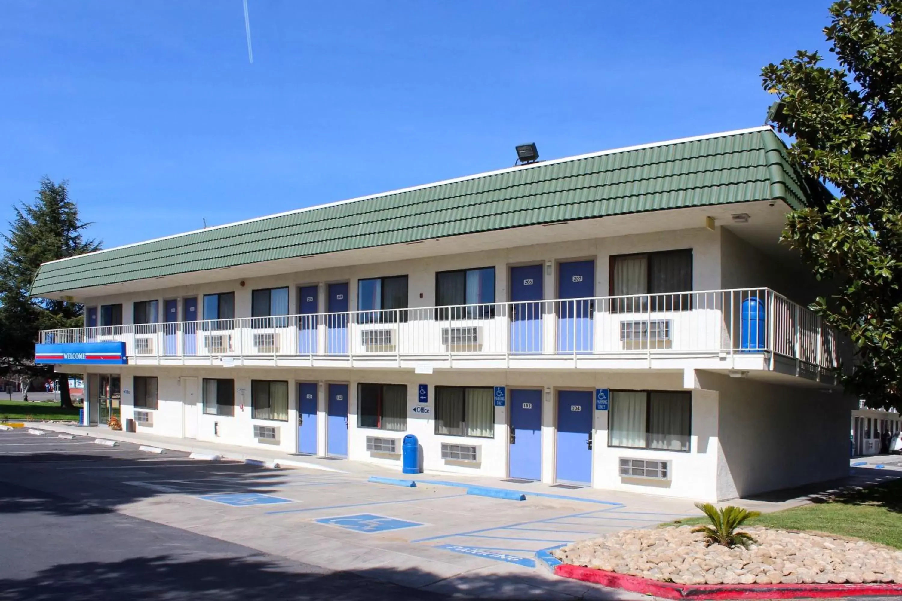 Property Building in Motel 6-King City, CA