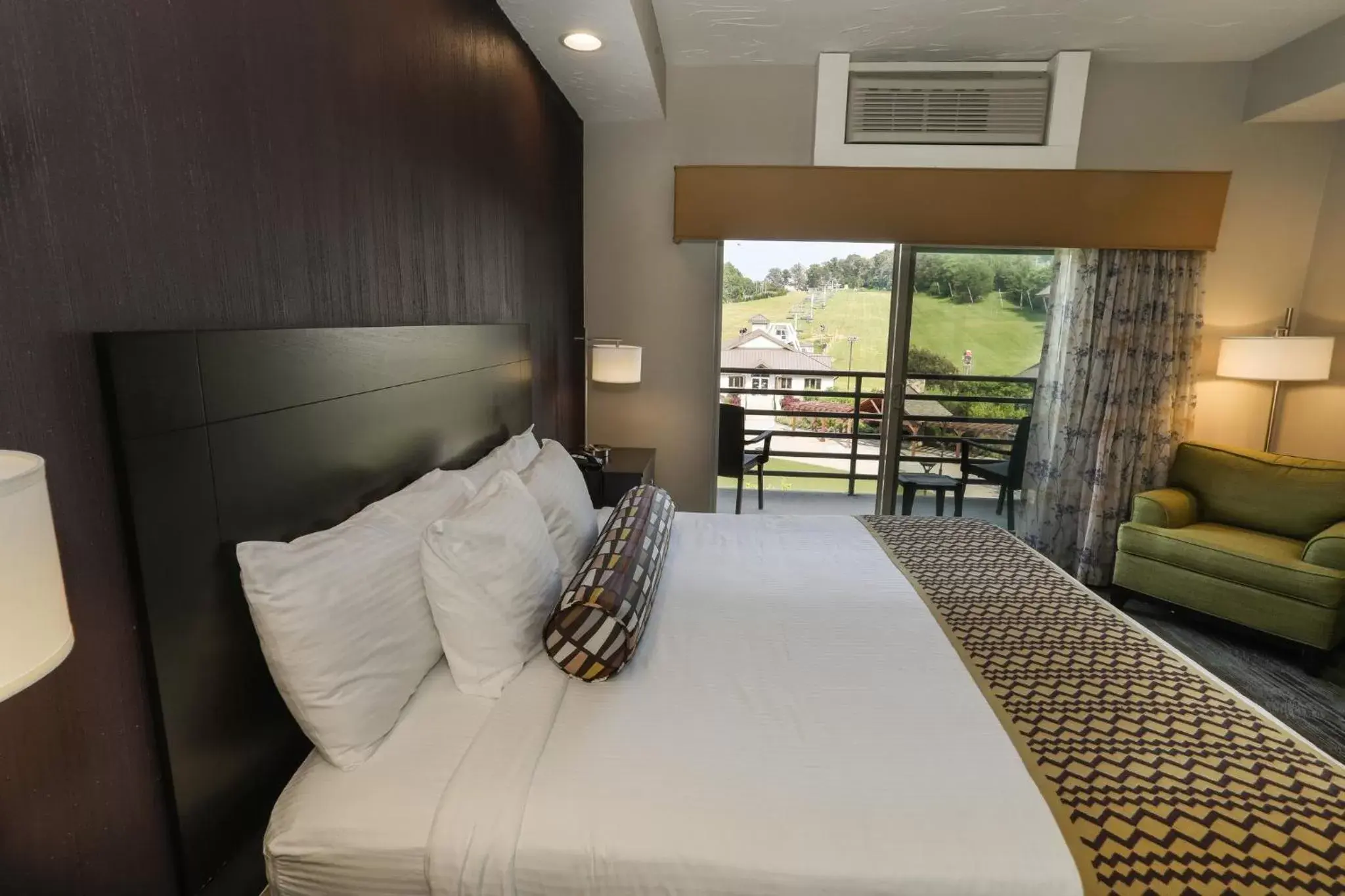 Photo of the whole room, Bed in Liberty Mountain Resort