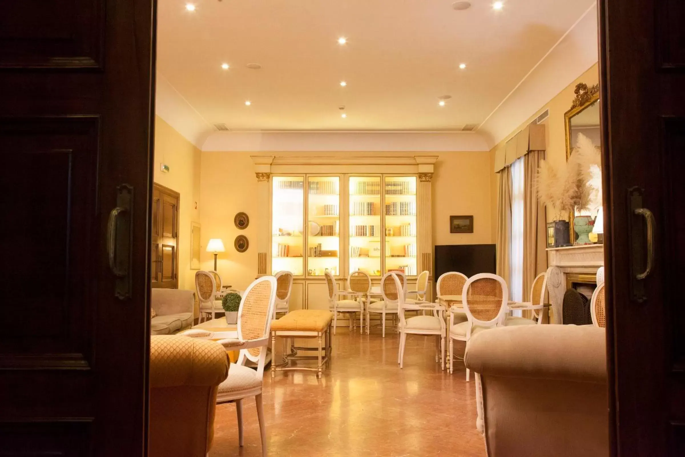 Communal lounge/ TV room in Villa Jerez