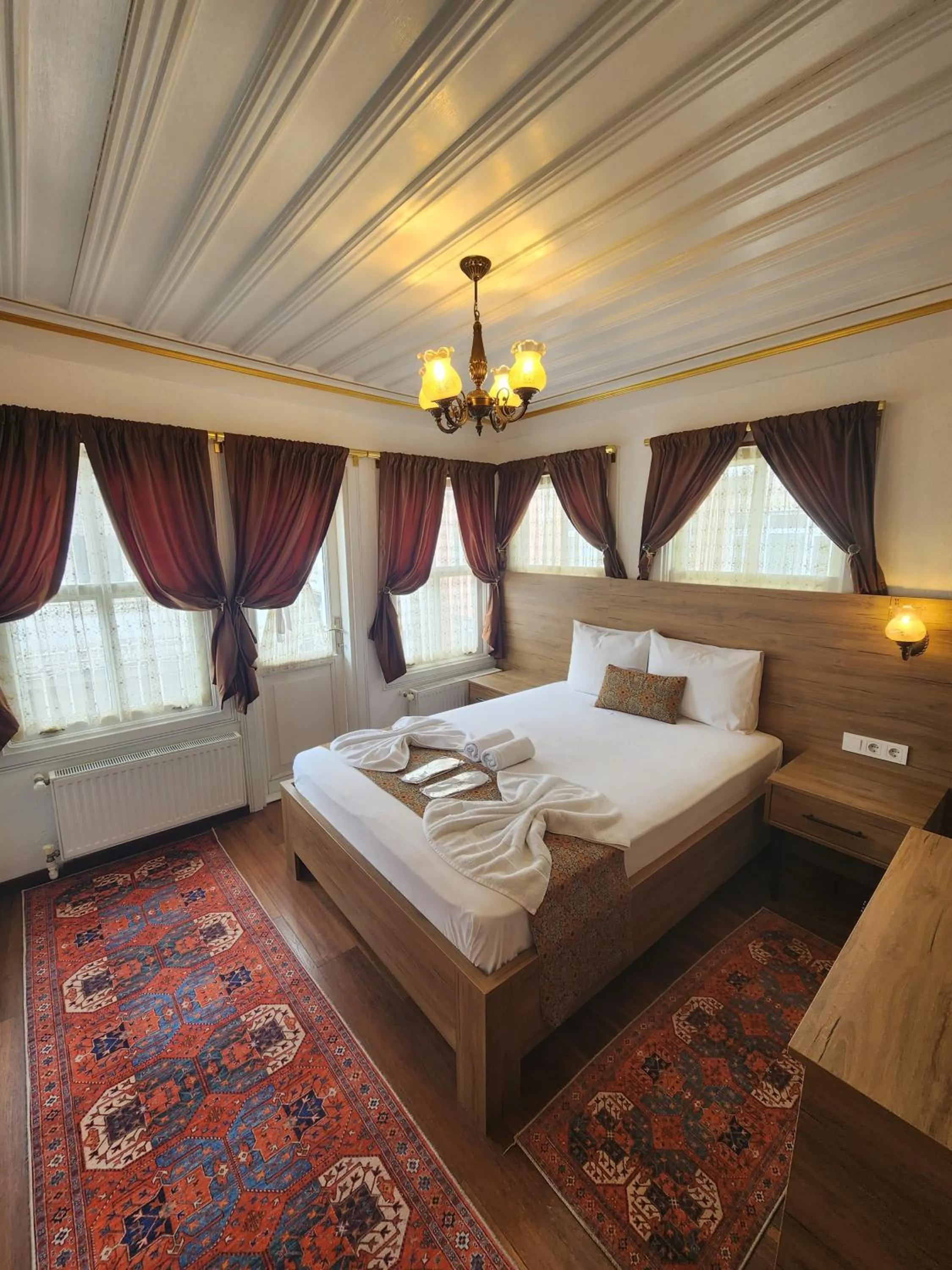 Photo of the whole room, Bed in Kadıköy White House