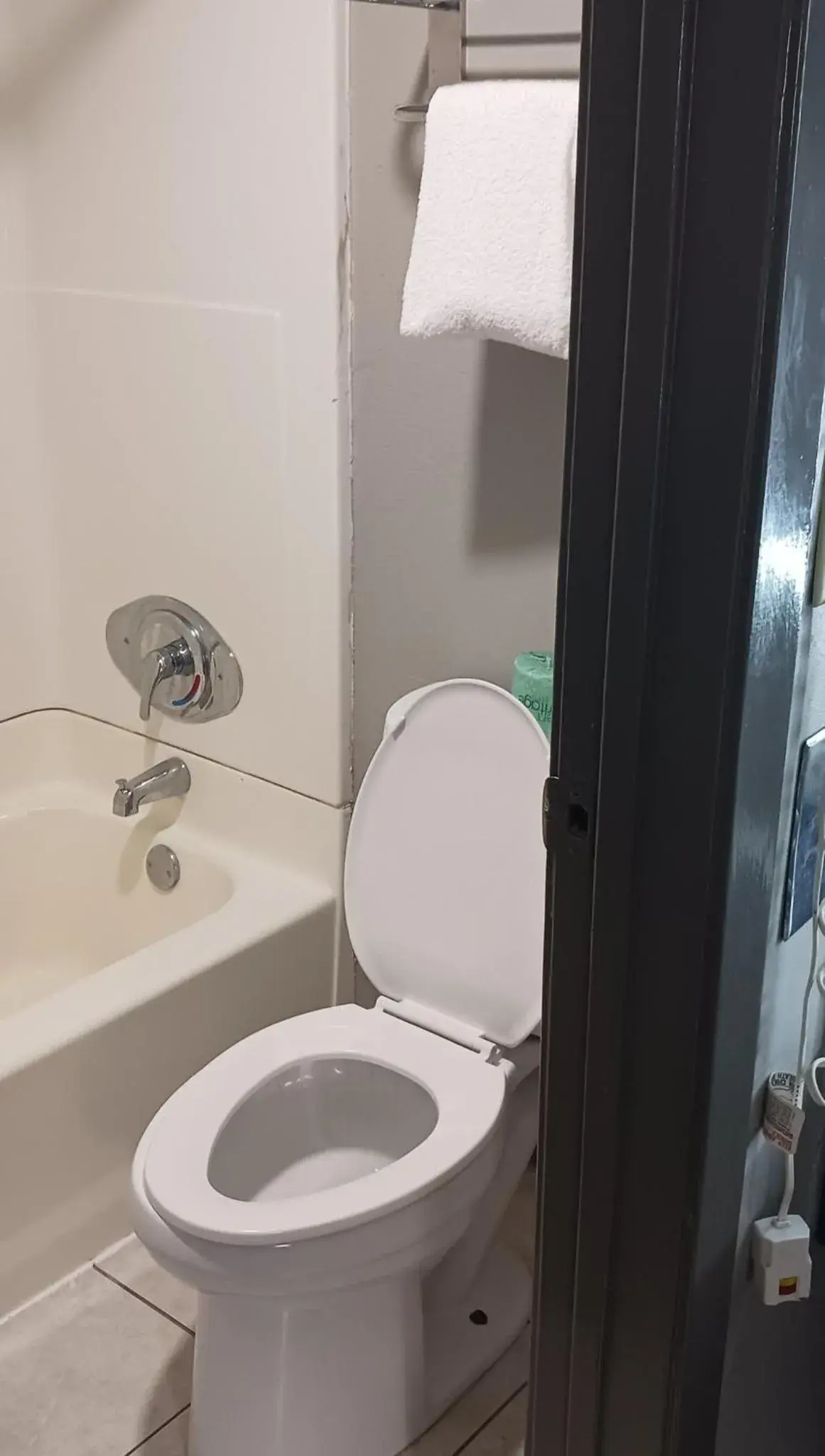 Deluxe King Room Smoking in Red Roof Inn Fort Worth West Deluxe King Room Smoking in Red Roof Inn Fort Worth West