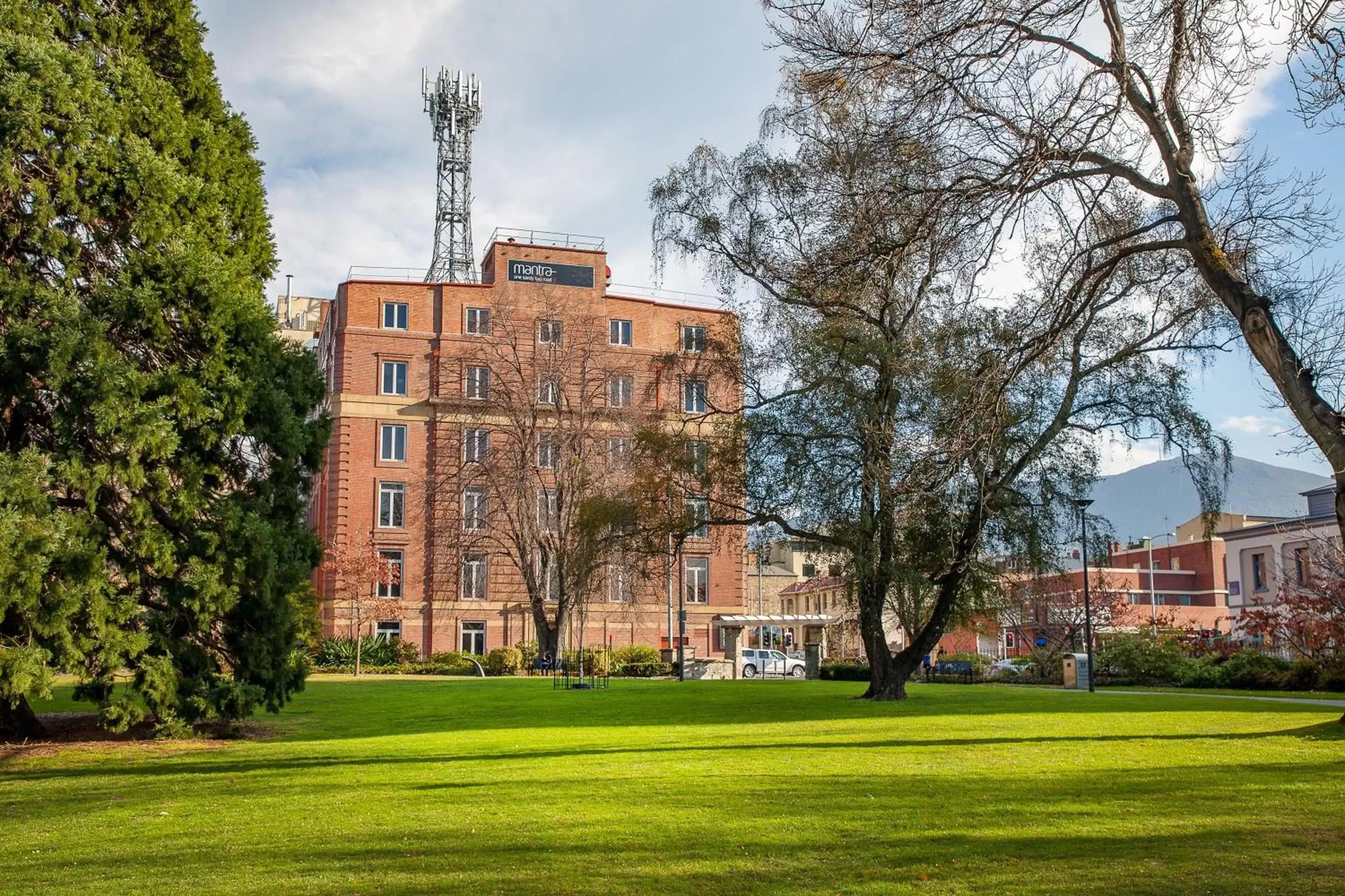 Facade/entrance in Mantra One Sandy Bay Road Facade/entrance in Mantra One Sandy Bay Road