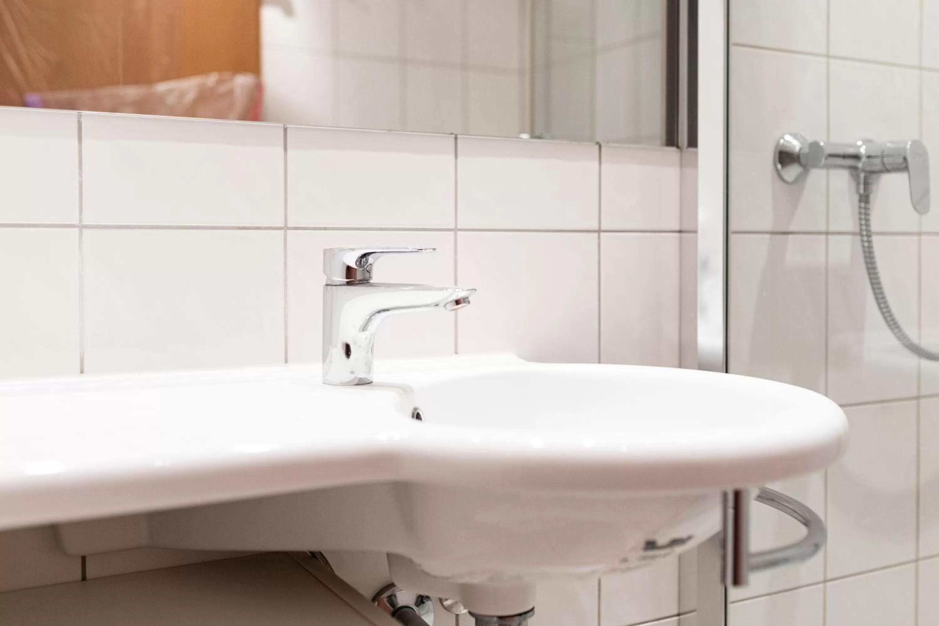 Shower in Hotel Stadt Kassel