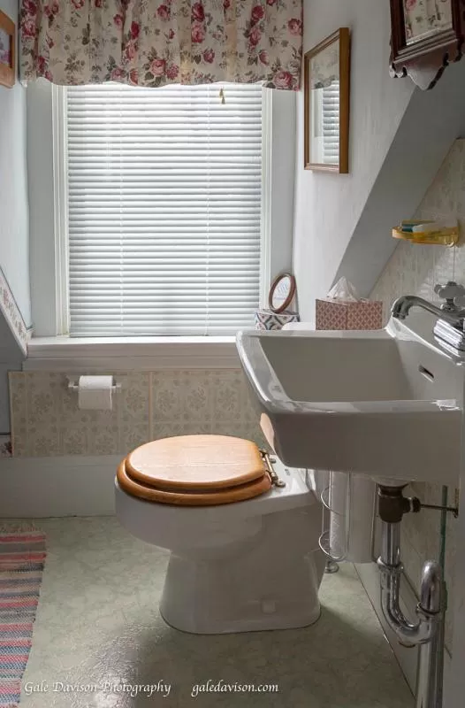Bathroom in Clary Lake Bed and Breakfast