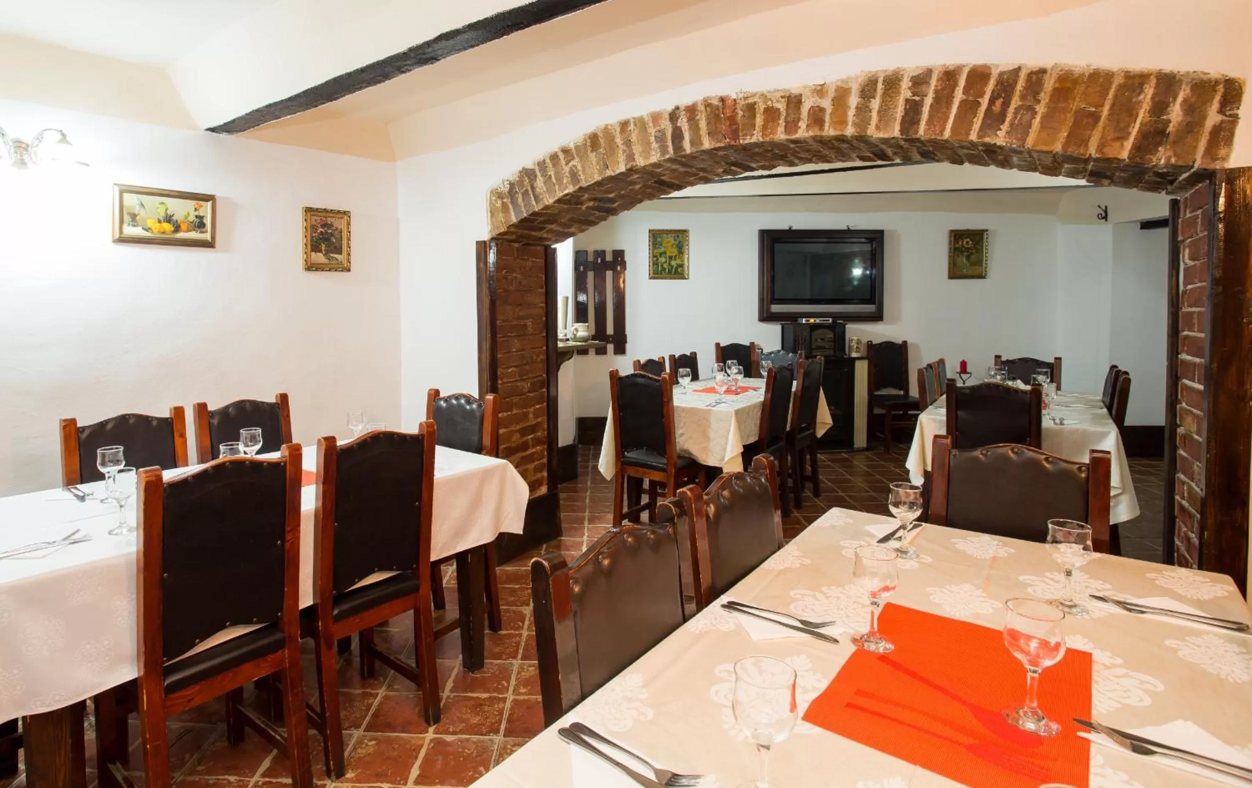 Restaurant/Places to Eat in Cazare Turn Sebes
