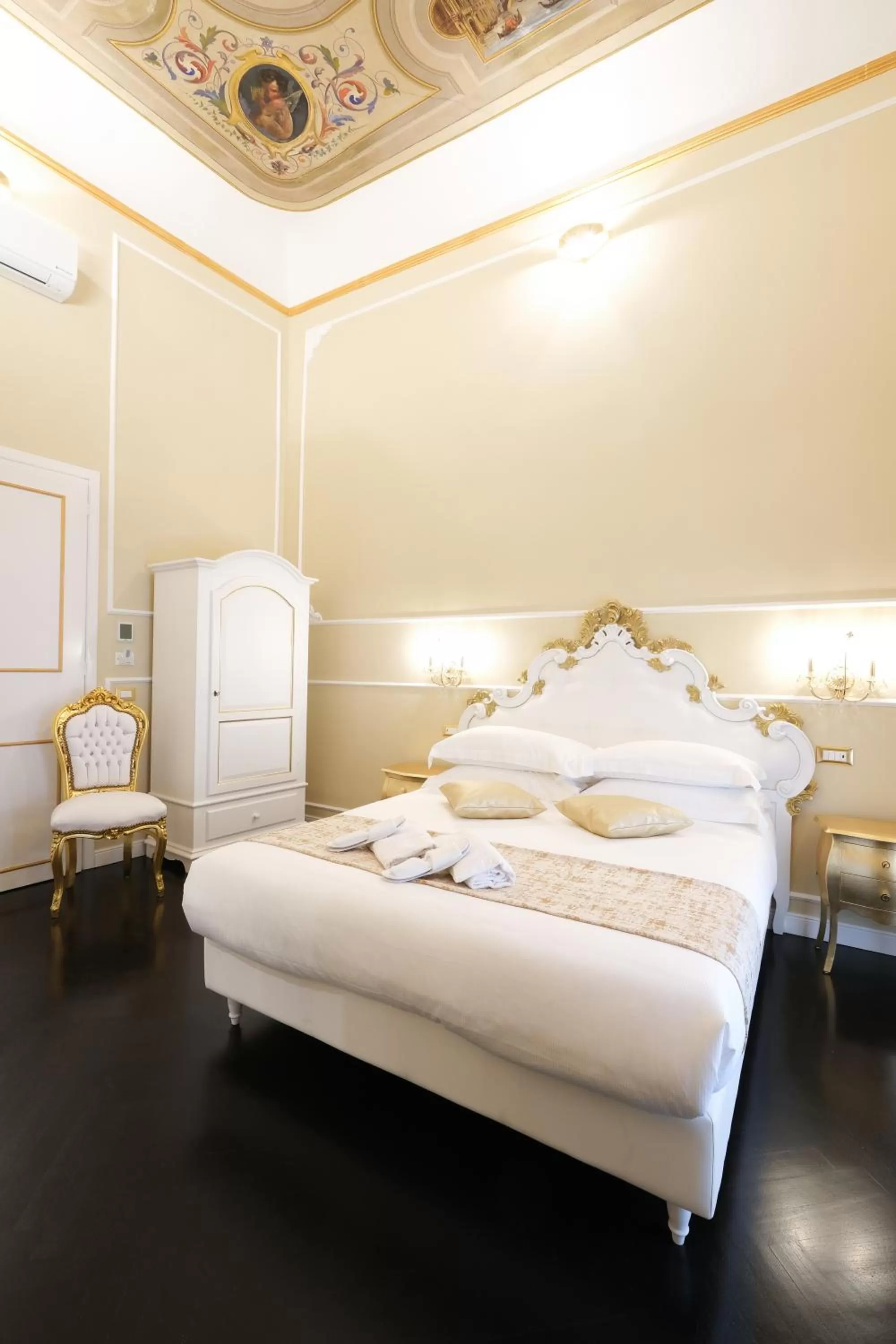 Bedroom, Bed in B&B Kingsman