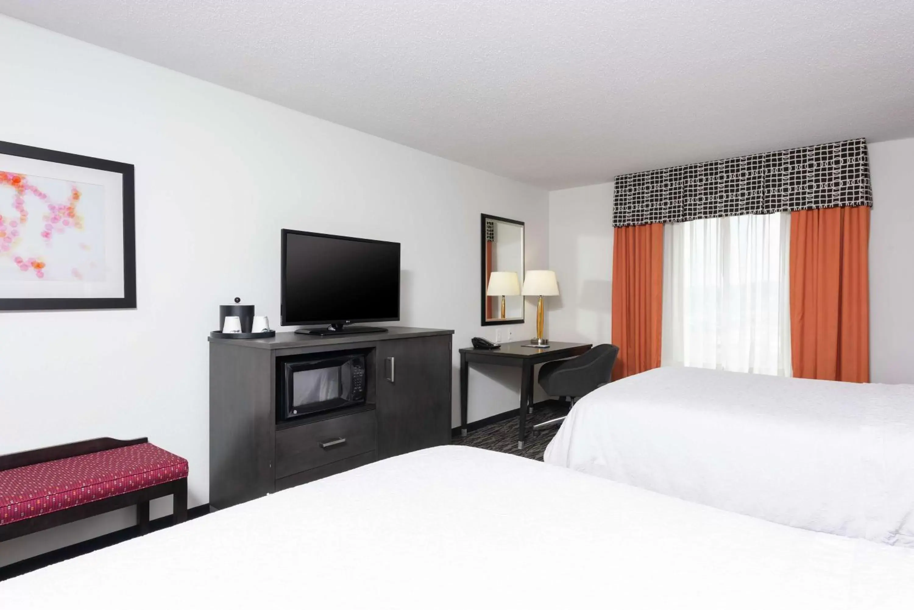 Bedroom, Bed in Hampton Inn Akron-South