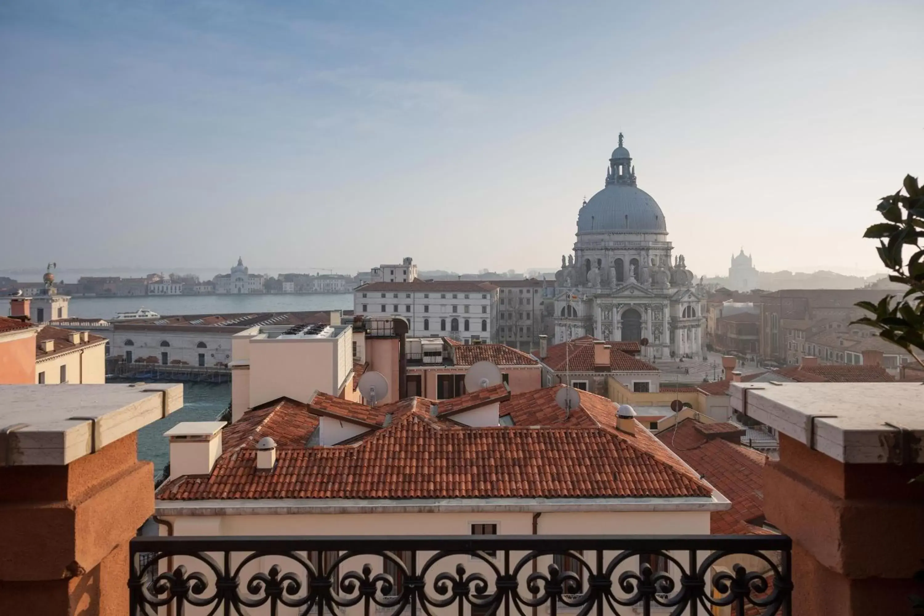 Photo of the whole room in The St. Regis Venice