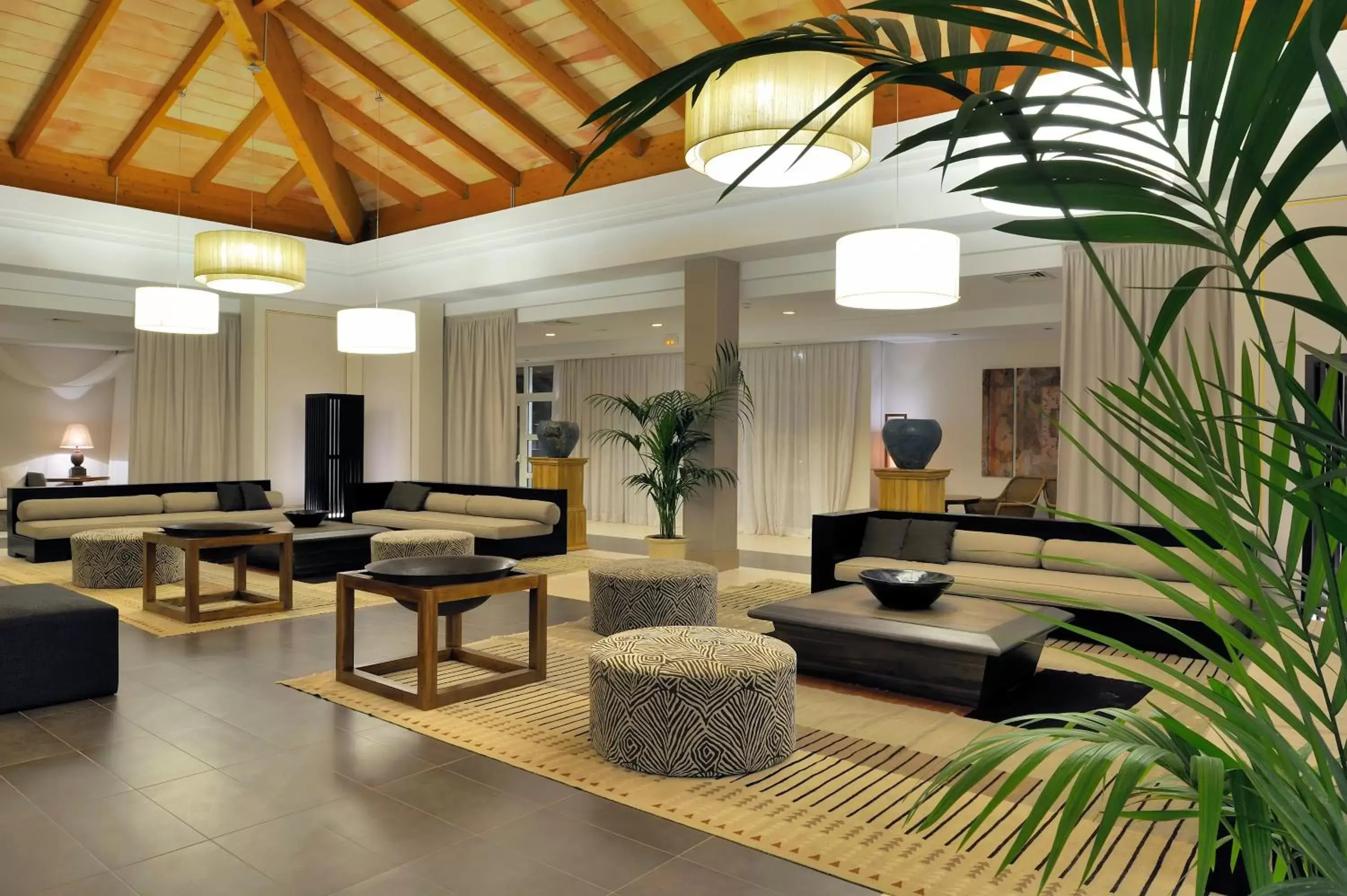 Lobby or reception in Vincci Resort Costa Golf