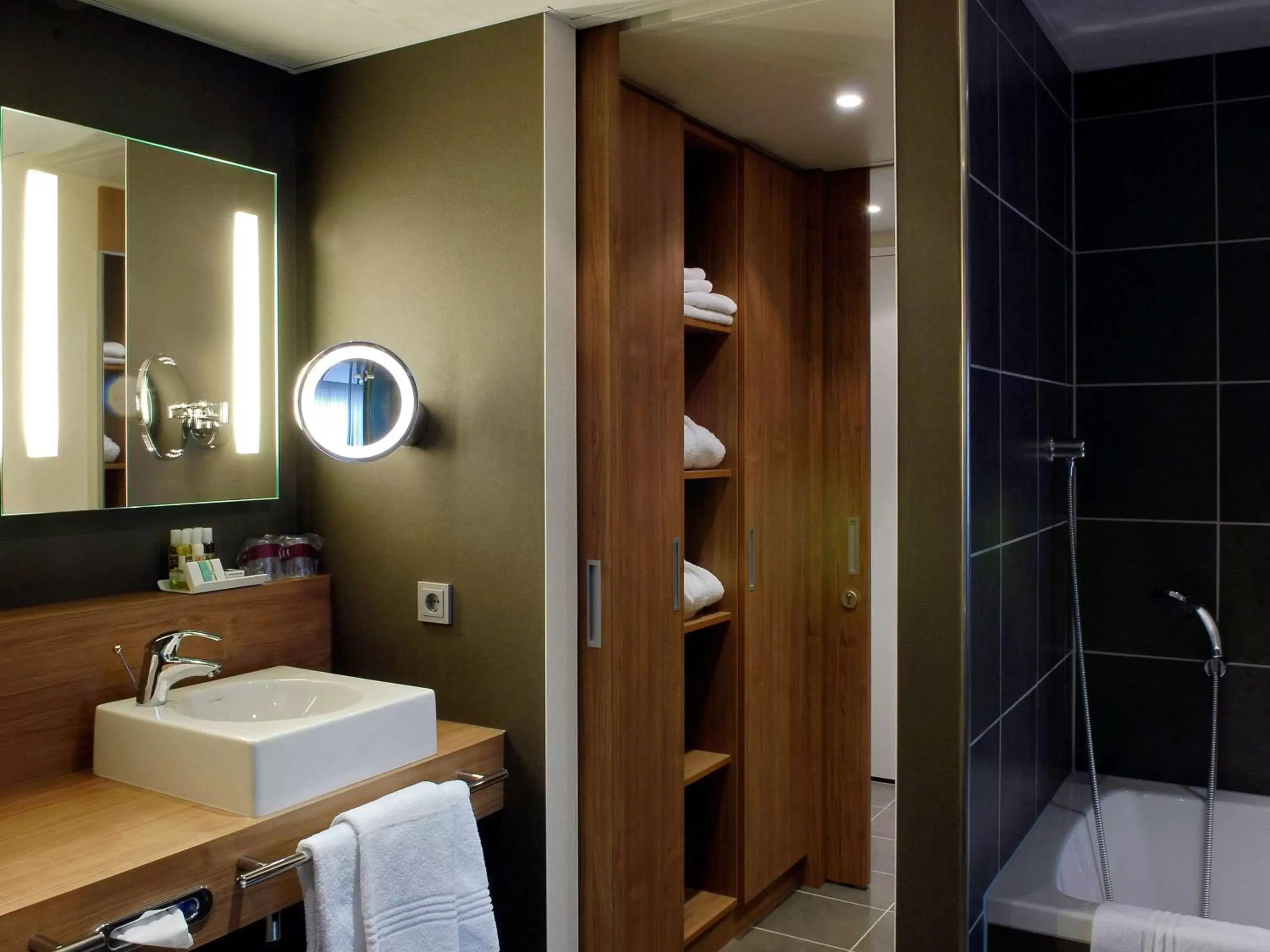 Photo of the whole room, Bathroom in Mercure Hotel Den Haag Central