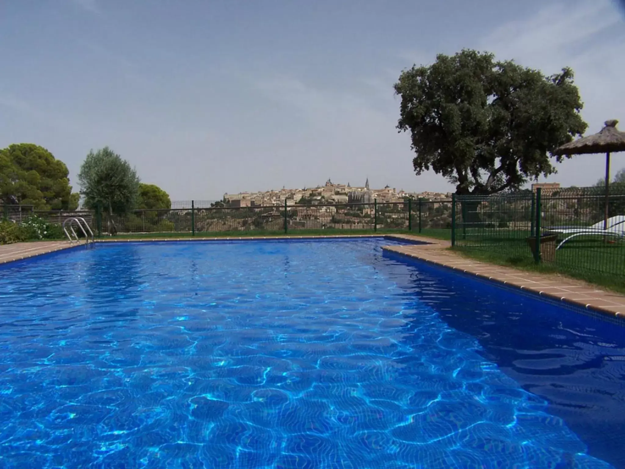Swimming Pool in Hotel Cigarral el Bosque