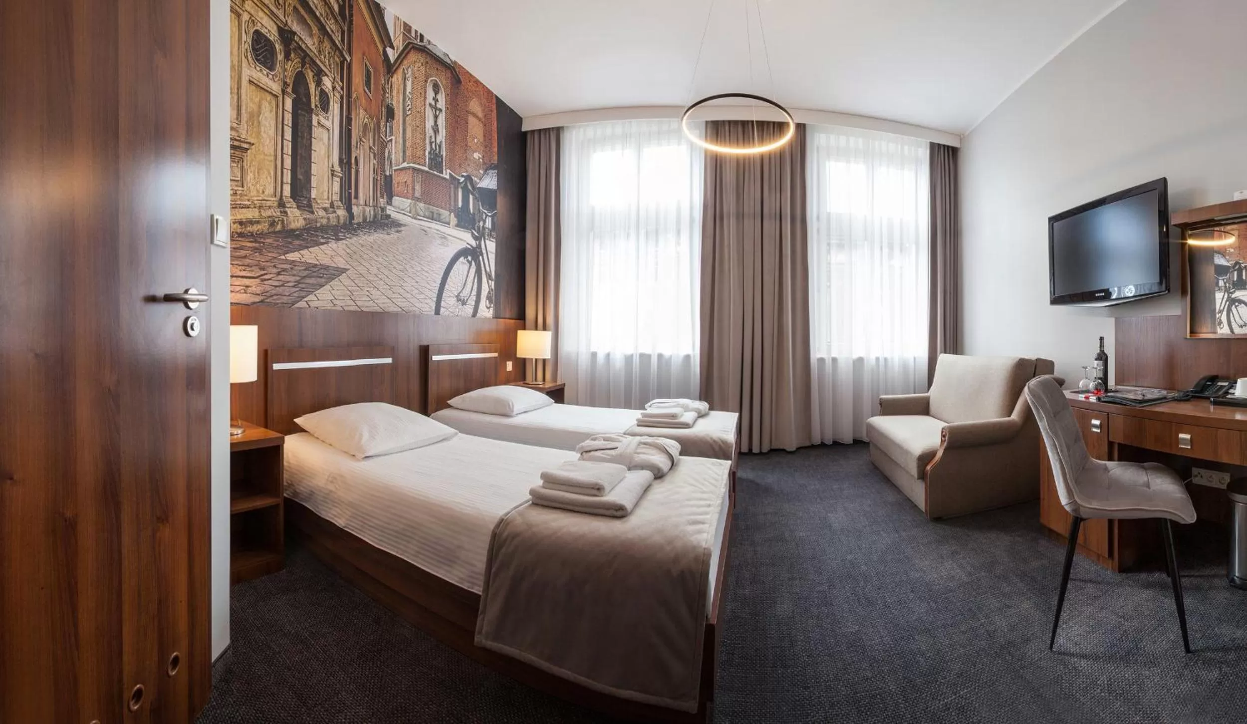 Photo of the whole room, Bed in Hotel Downtown Kraków