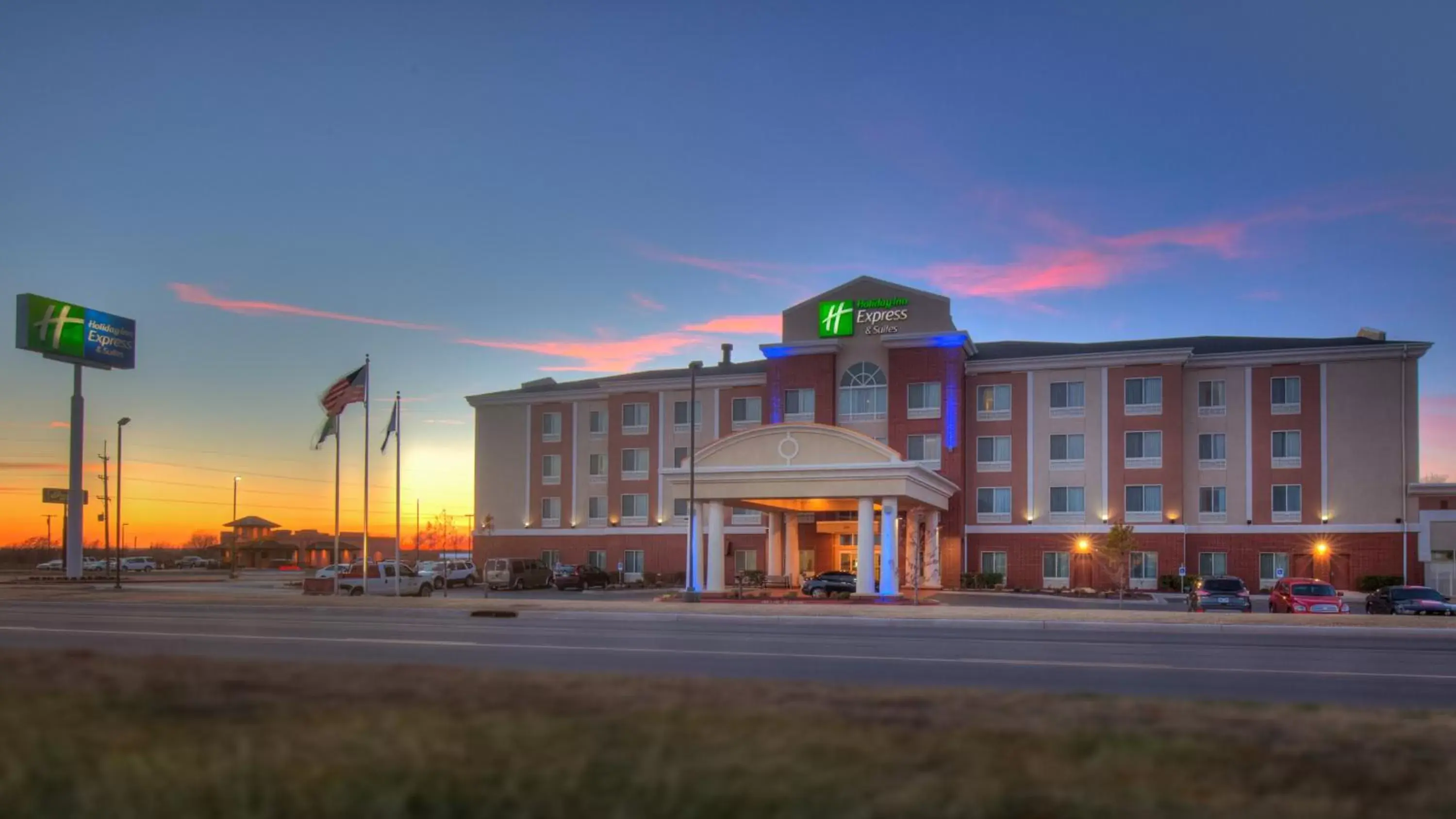 Property Building in Holiday Inn Express Hotel and Suites Elk City, an IHG Hotel