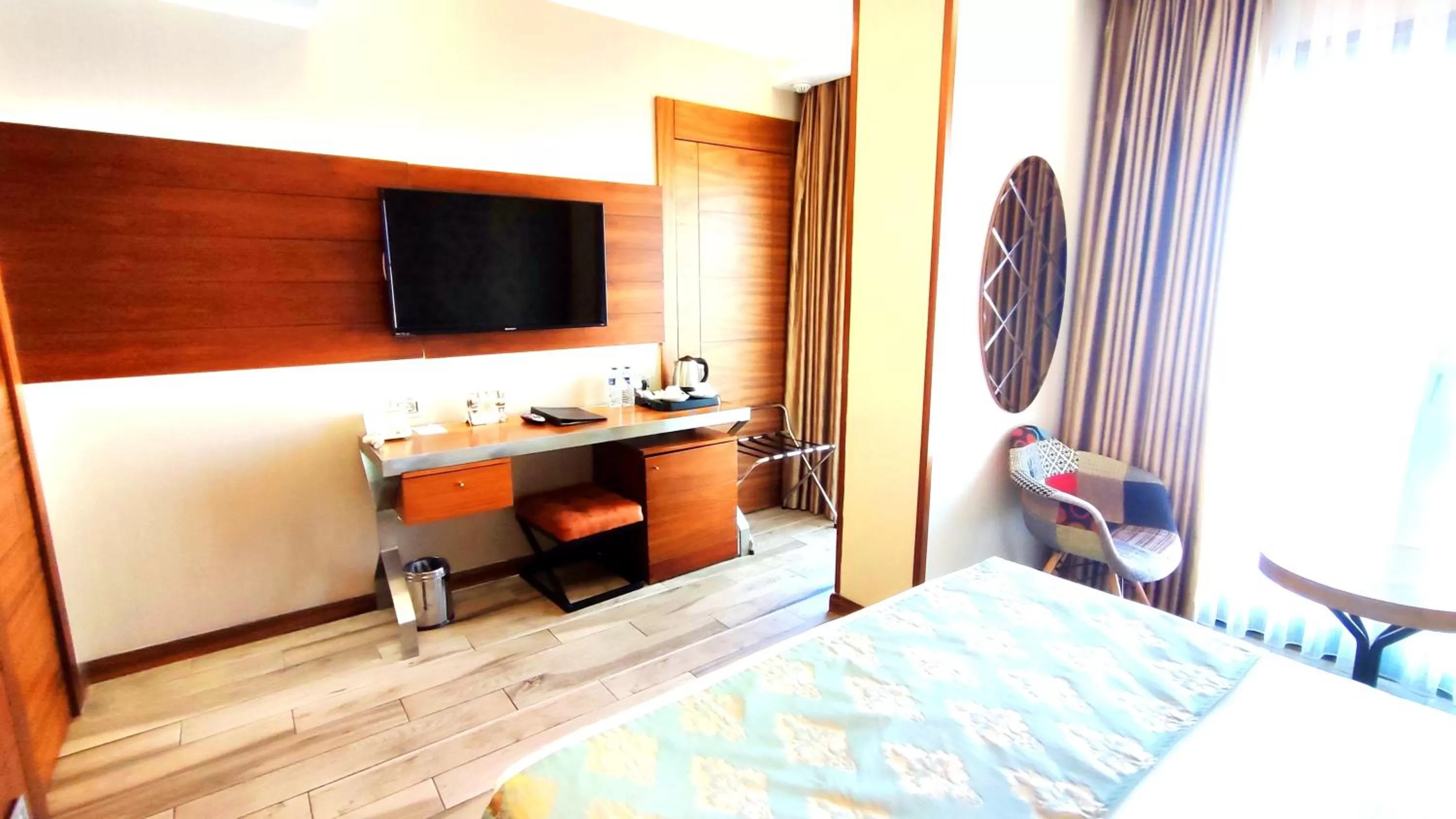 Massage, Bed in Old Port Hotel