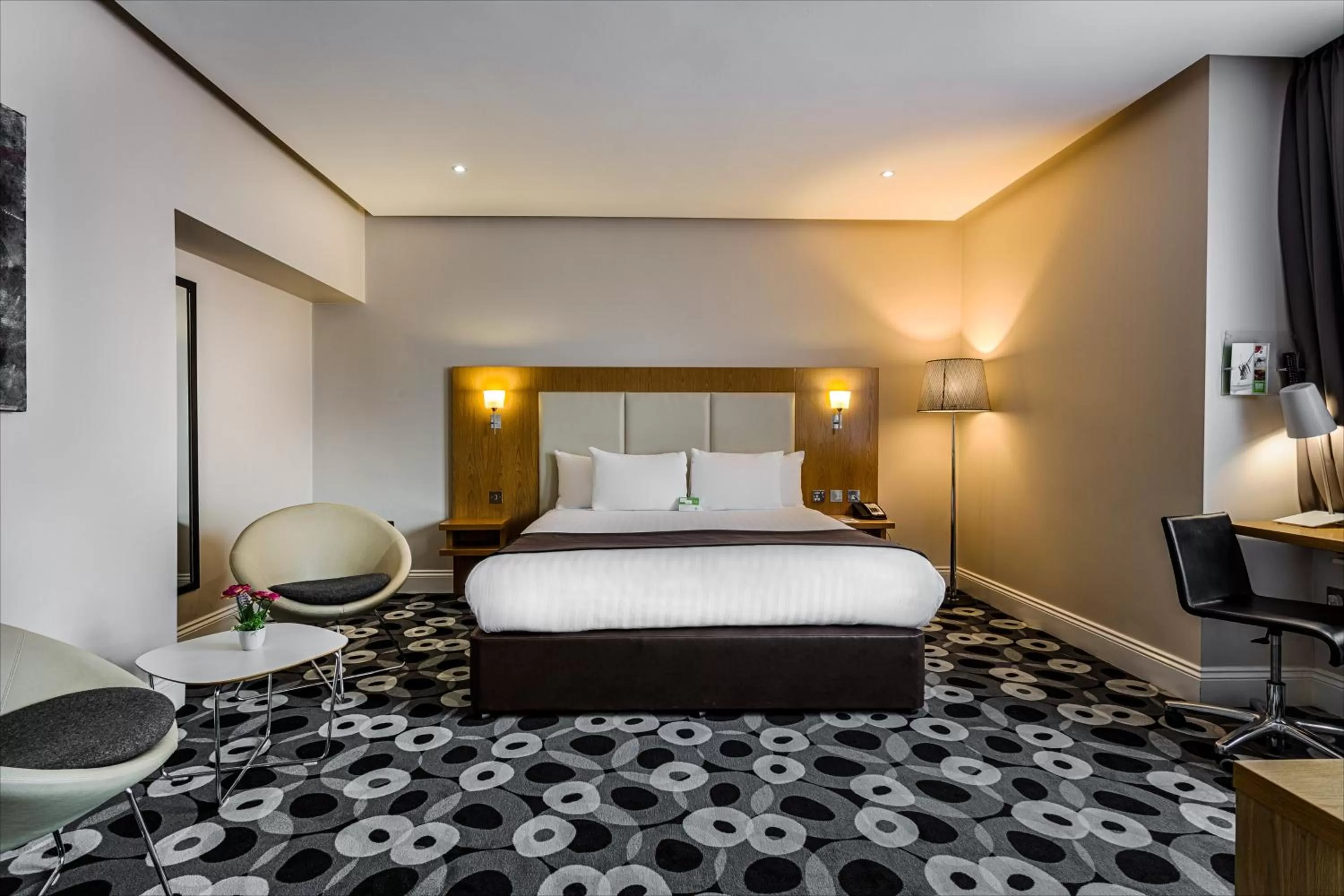 Photo of the whole room, Bed in Holiday Inn Sittingbourne by IHG