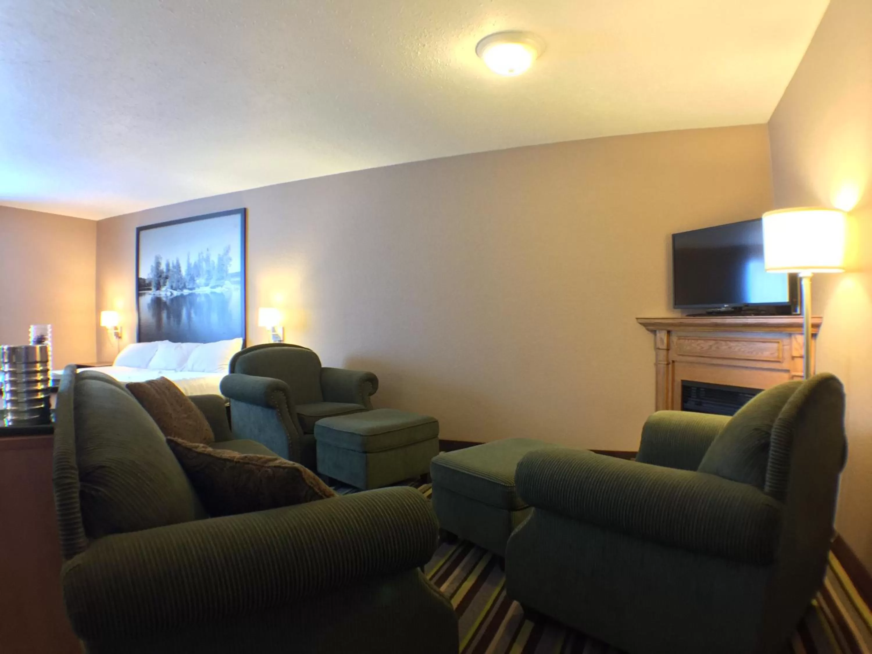 Photo of the whole room in Super 8 by Wyndham Kenora