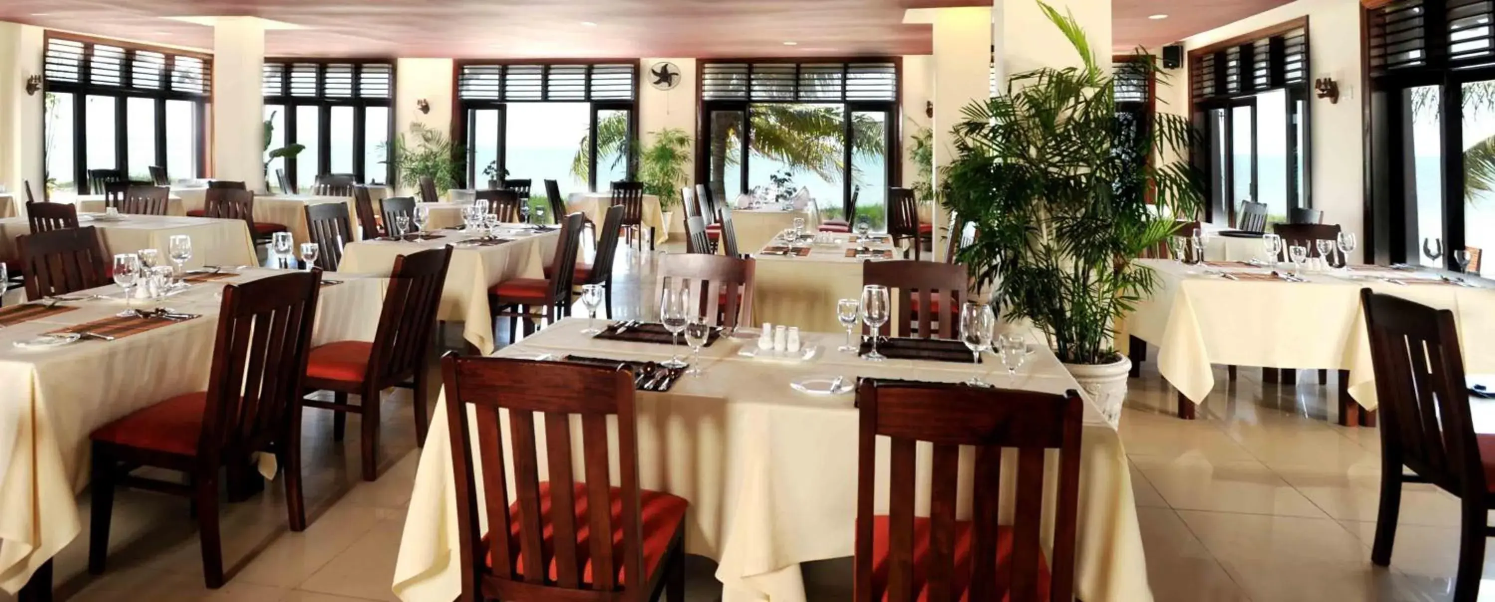 Restaurant/places to eat in Muine Century Beach Resort & Spa Restaurant/places to eat in Muine Century Beach Resort & Spa