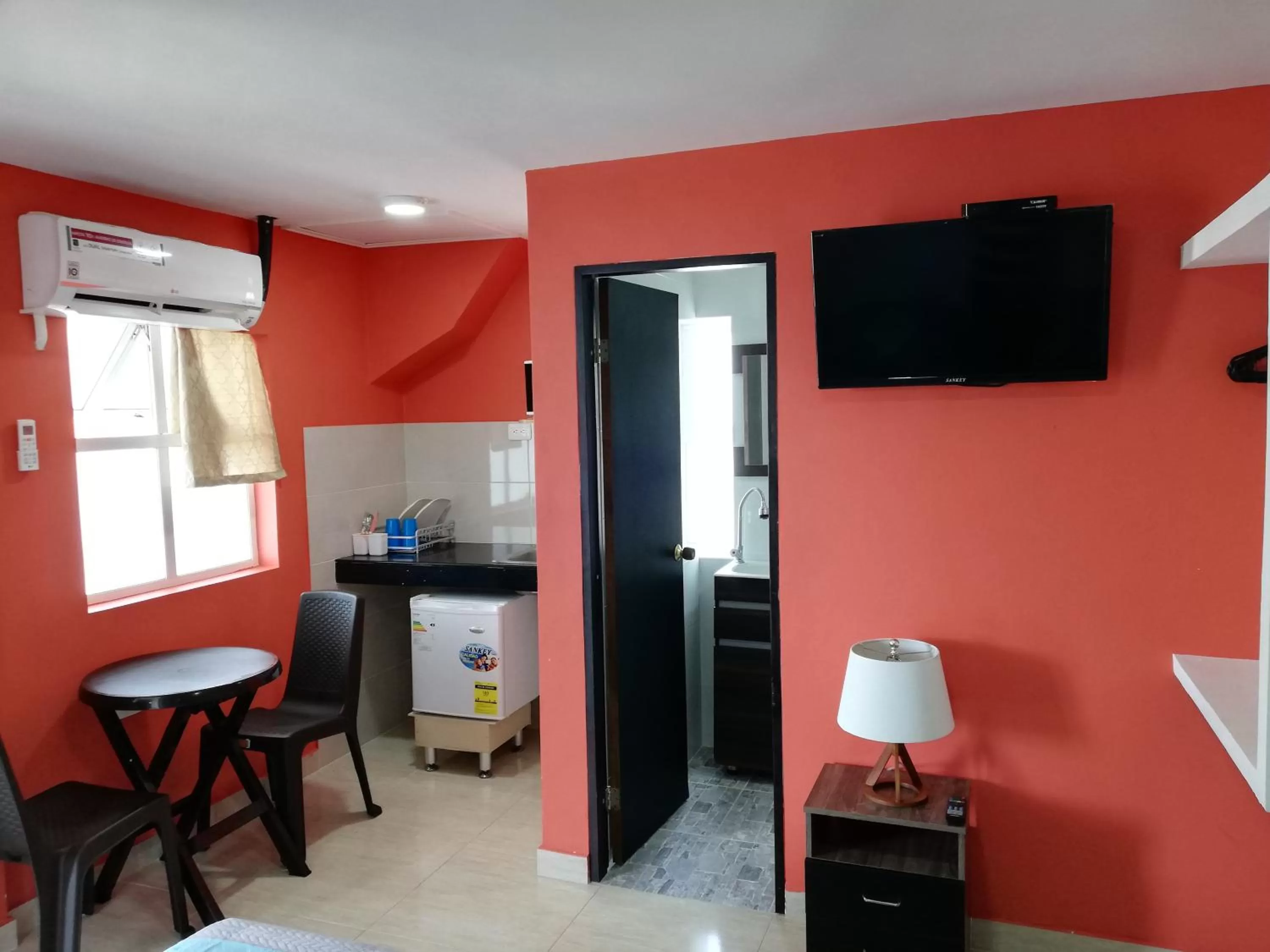 TV/Entertainment Center in Posada Smith Town