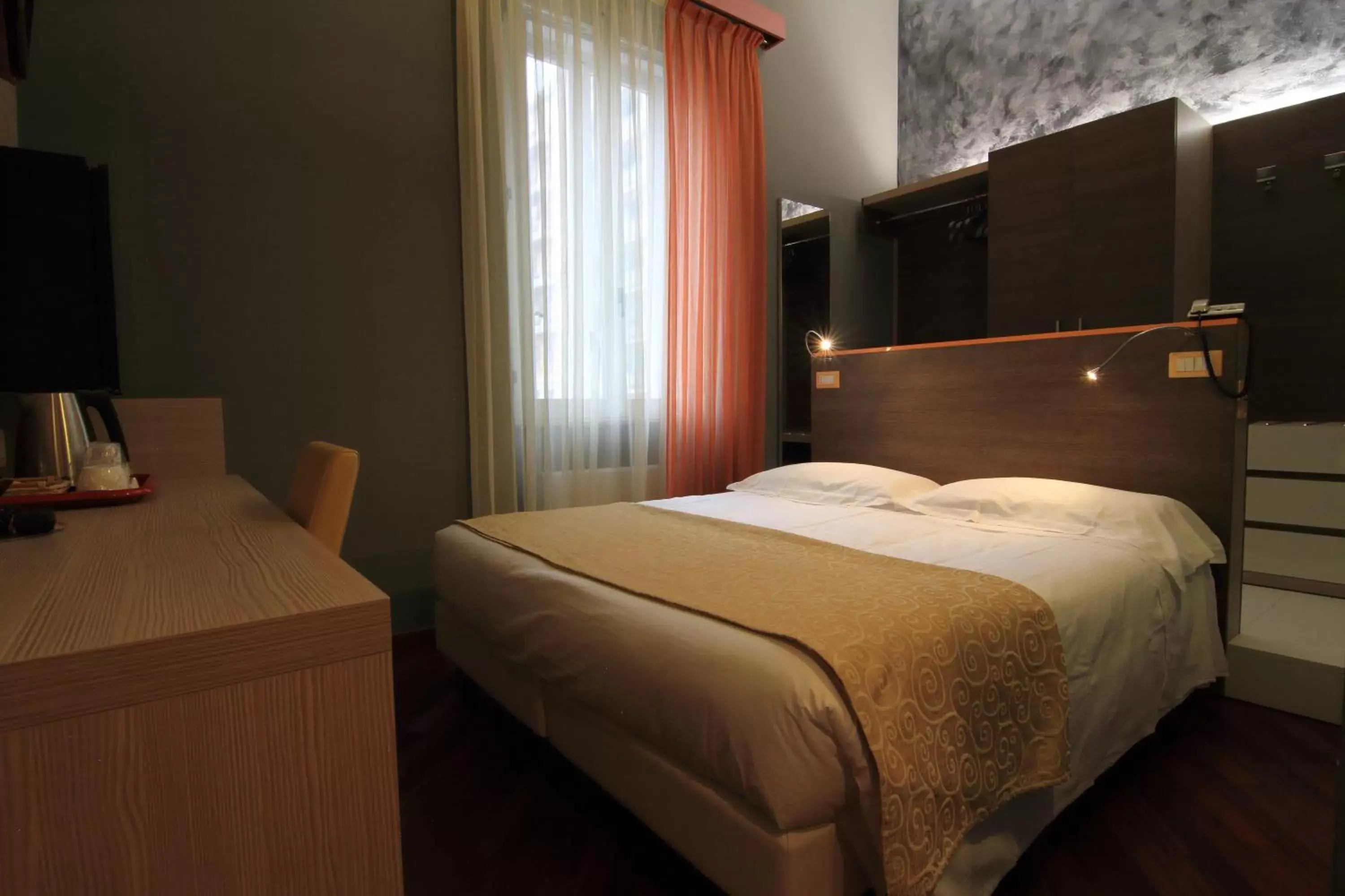 Bedroom, Bed in Hotel Metrò