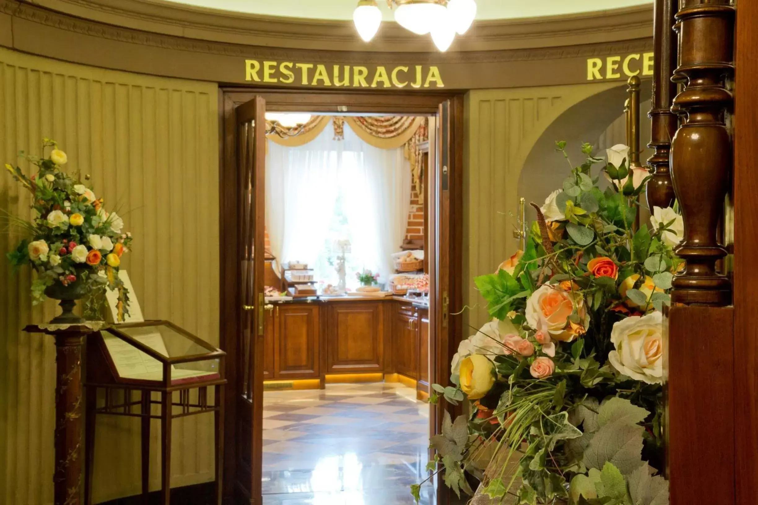 Lobby or reception in Hotel Polonia Lobby or reception in Hotel Polonia