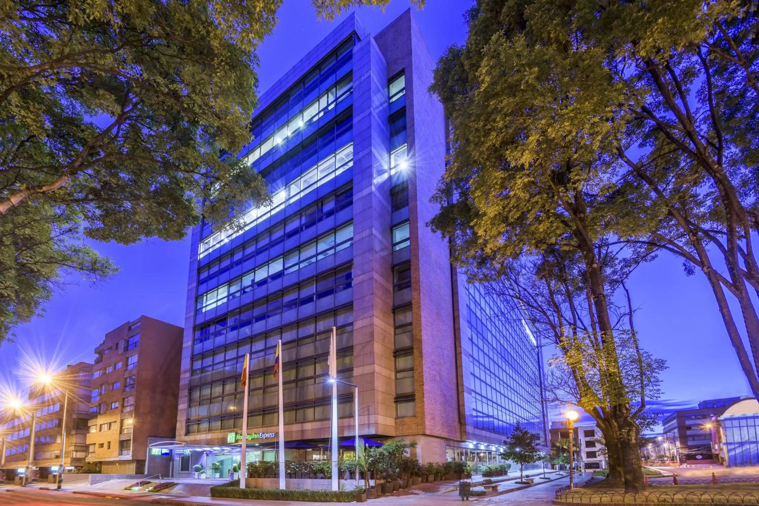 Property Building in Holiday Inn Express Bogotá - Parque La 93, an IHG Hotel