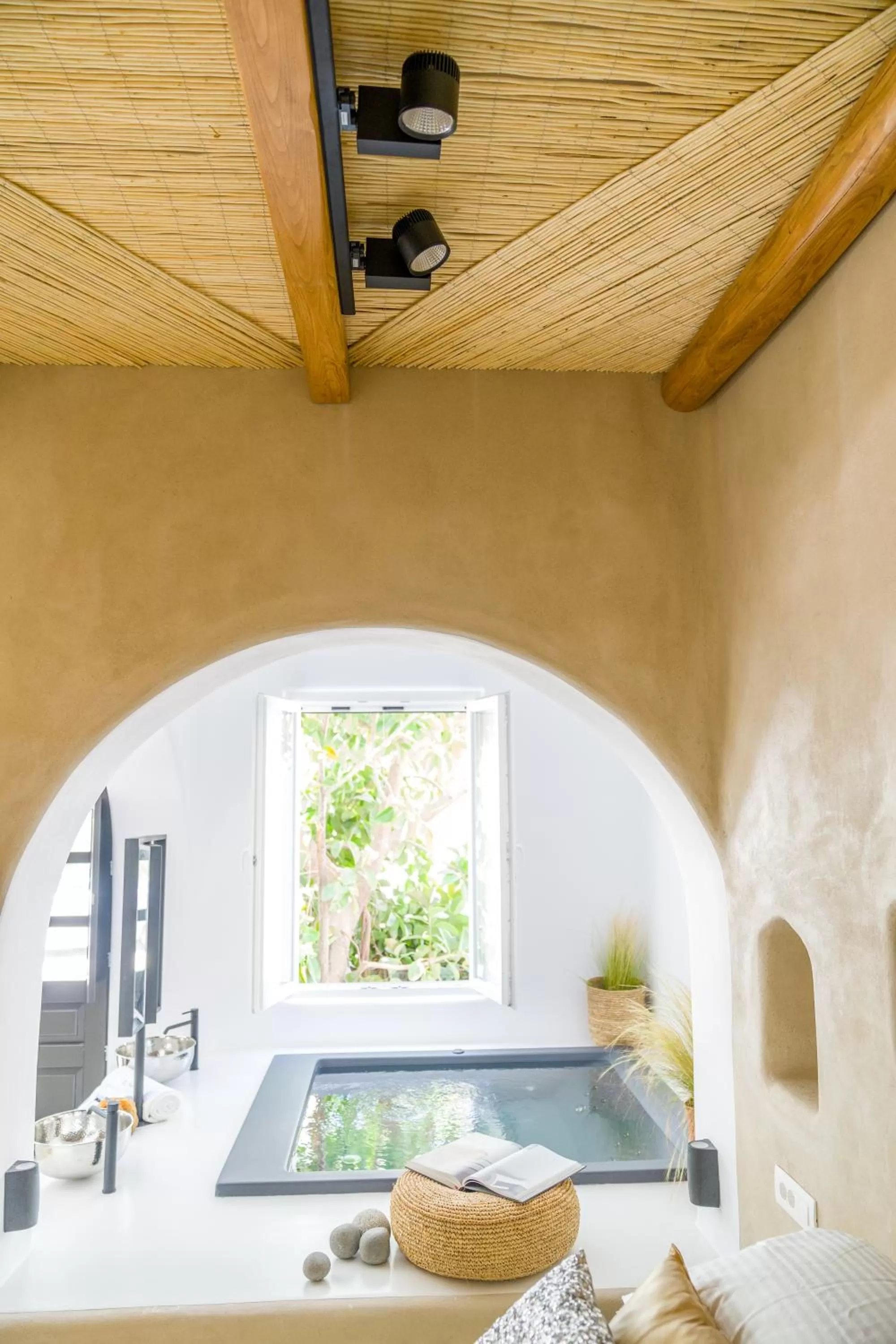 Hot Tub in Euphoria Chora Naxos