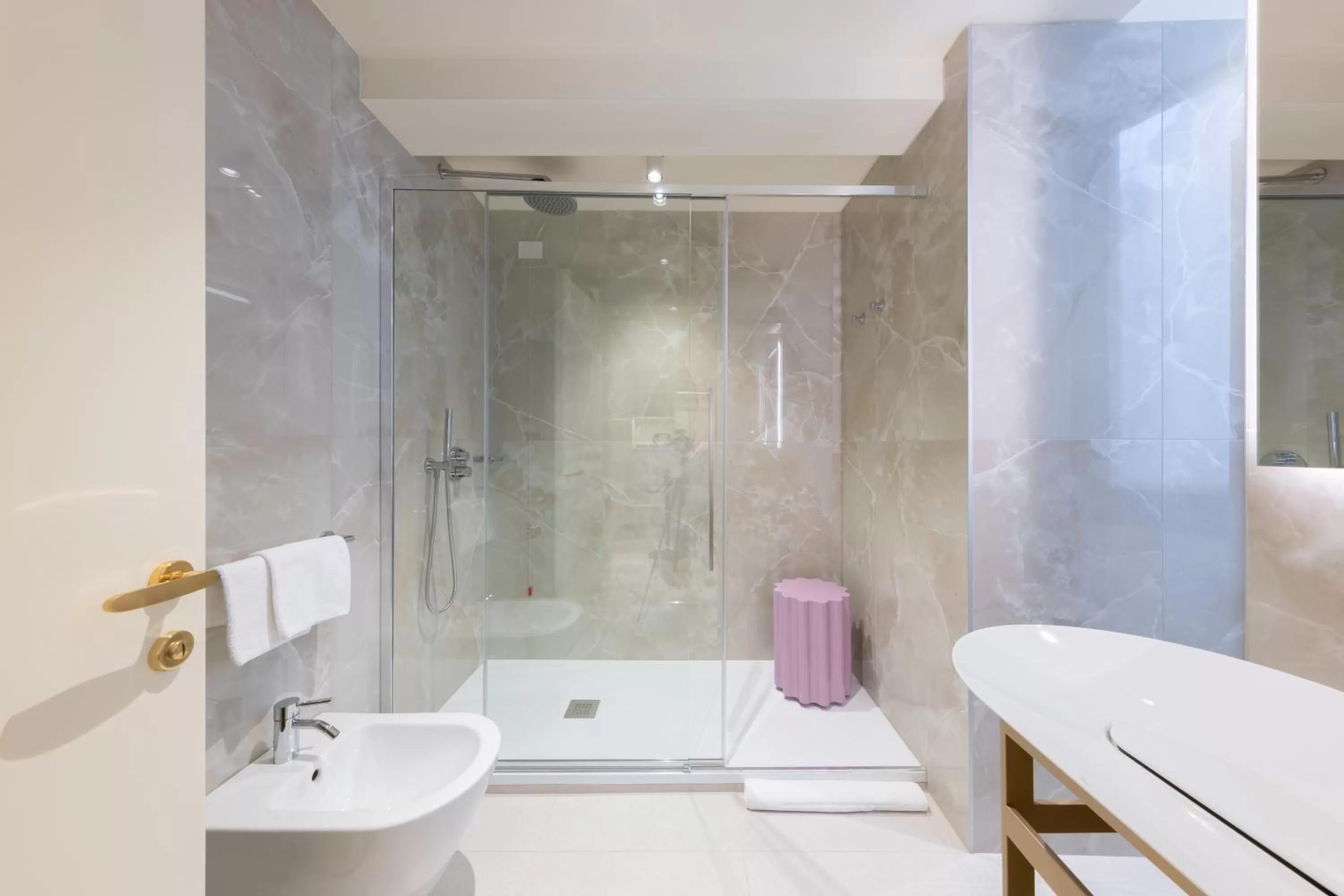 Shower in Palazzo Keller