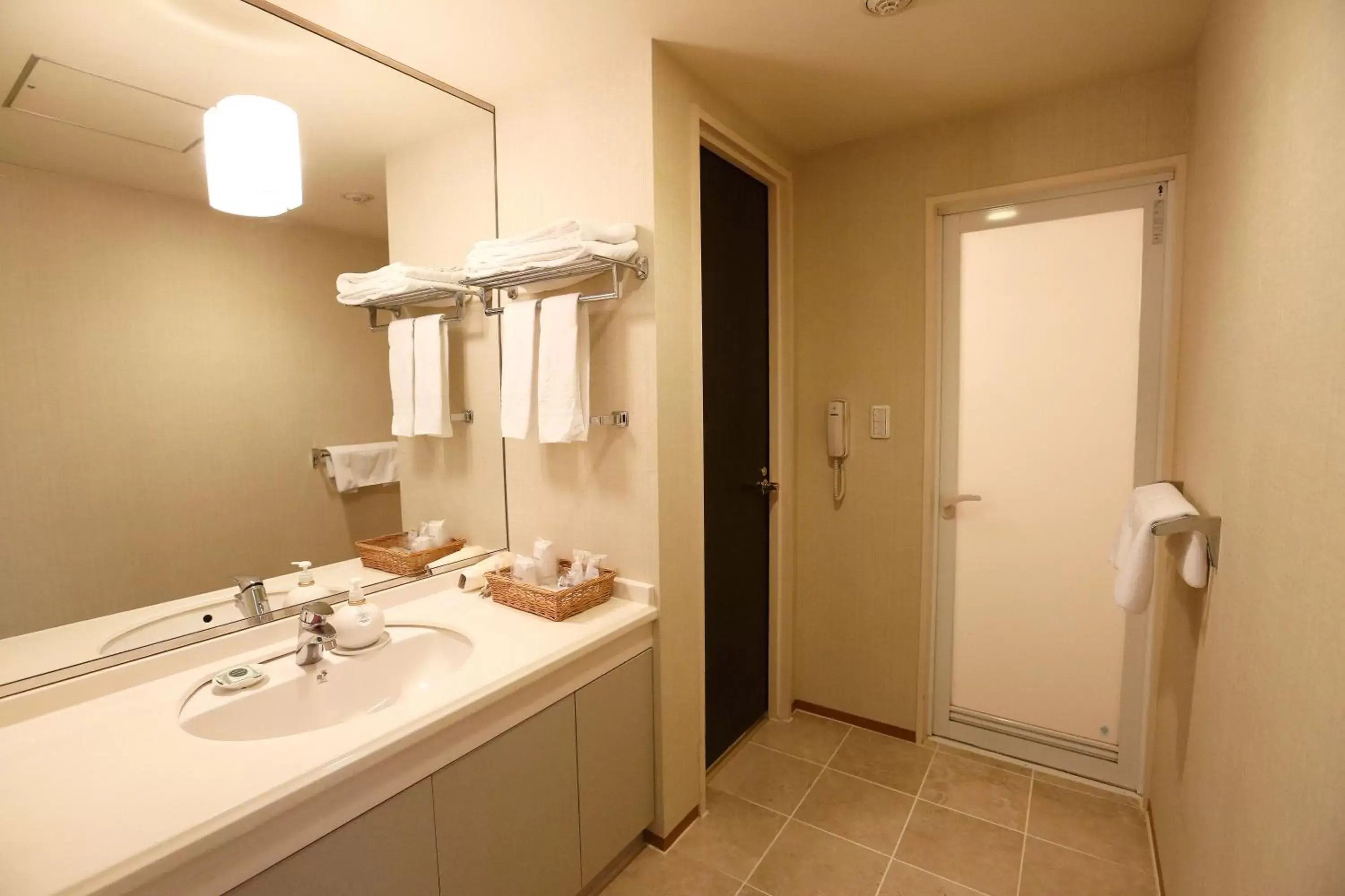 Toilet, Bathroom in Keisei Hotel Miramare
